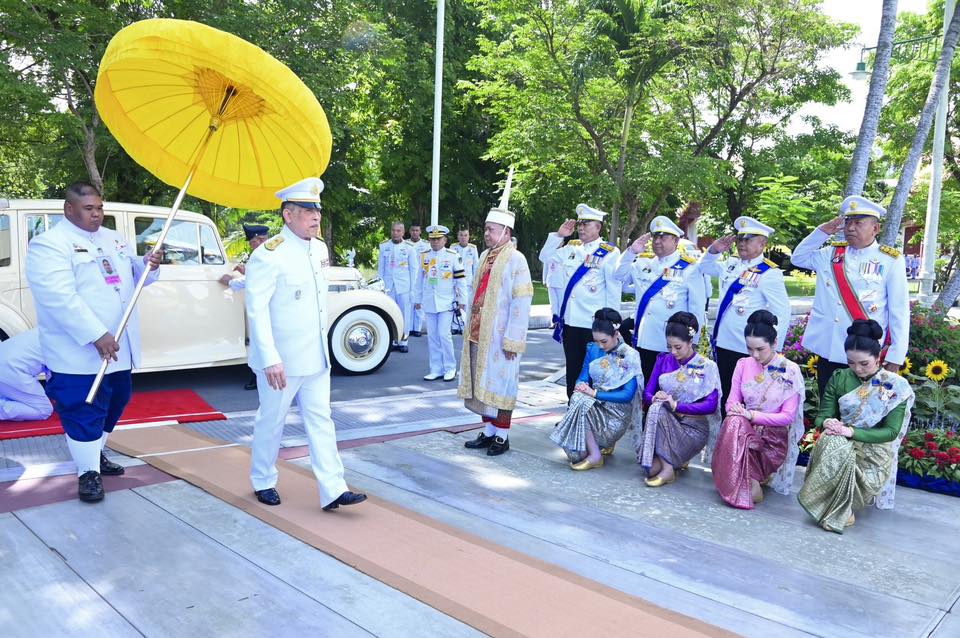 เลขาธิการ ส.ป.ก. ร่วมพิธีหว่านเมล็ดพันธุ์ข้าวในแปลงนาทดลอง (ข่าวแชร์)