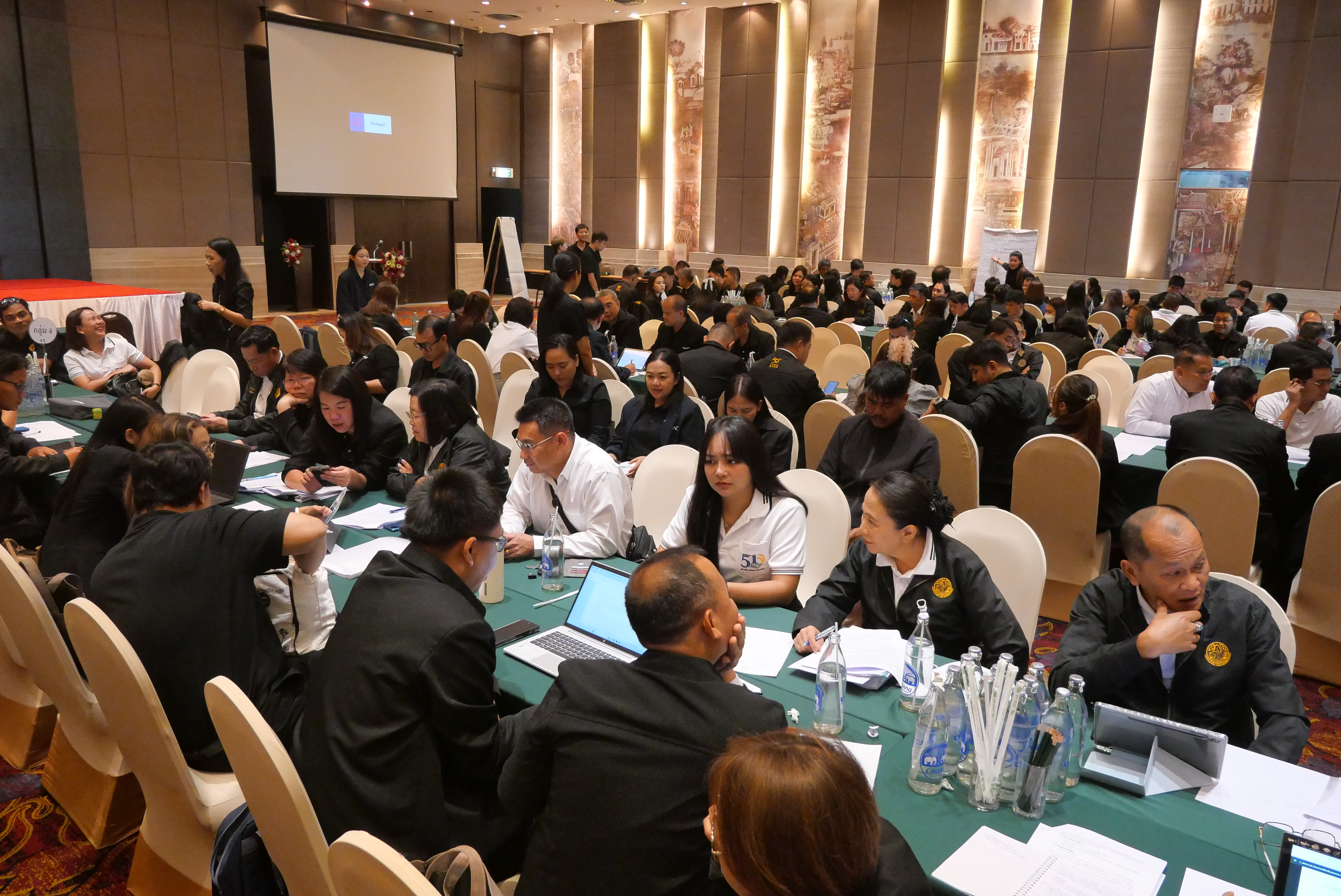 ส.ป.ก. จัดโครงการสัมมนา “การขับเคลื่อนงานปฏิรูปที่ดินเพื่อเกษตรกรรมสู่มิติใหม่อย่างยั่งยืนและเป็นธรรม” กรณีจัดที่ดินตามระเบียบคัดเลือกและจัดที่ดินฯ ข้อ 62 ประจําปีงบประมาณ พ.ศ. 2569 (วันพุธที่ 27 พฤษภาคม 2569 ภาคเช้า) 