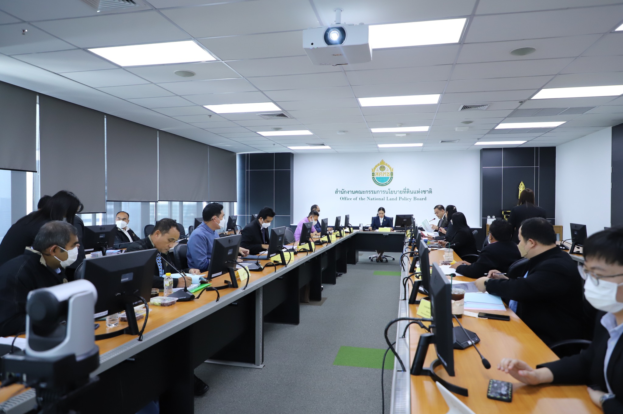 ส.ป.ก.ร่วมประชุมกับคณะอนุกรรมการกลั่นกรองกฎหมายการบริหารจัดการที่ดินและทรัพยากรดิน ครั้งที่ 2/2566 