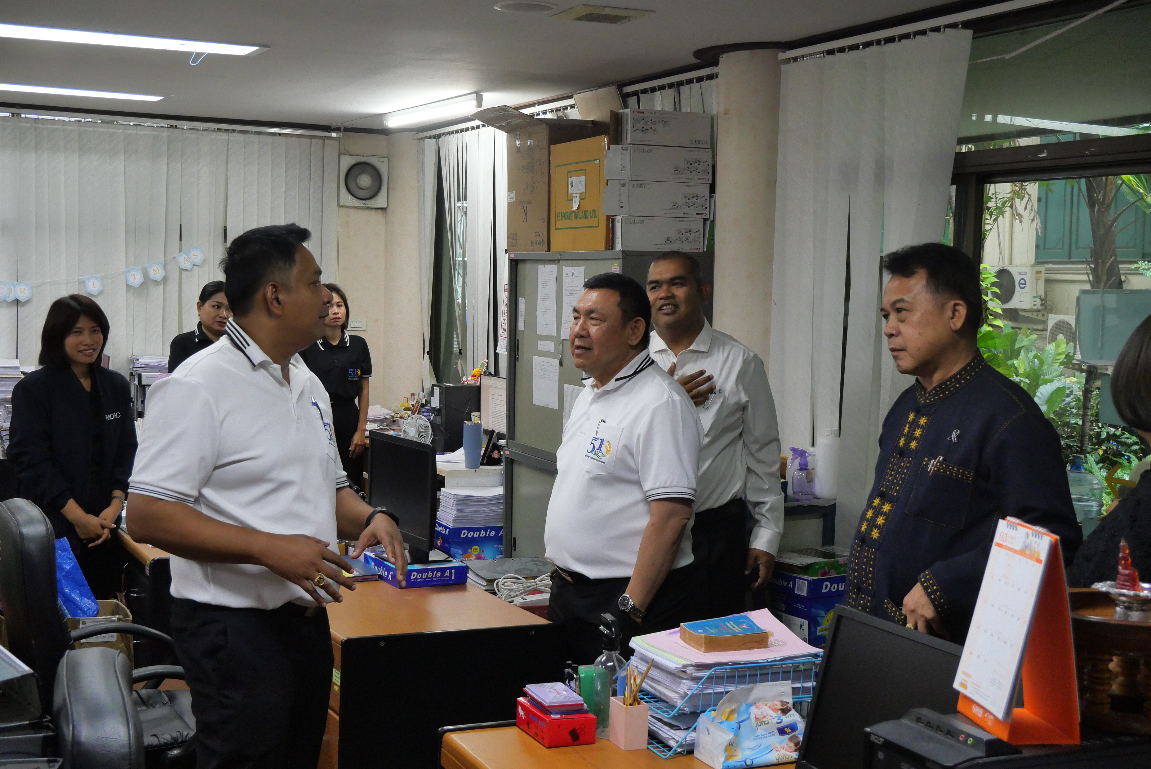 เลขาธิการ ส.ป.ก. ตรวจเยี่ยมบุคลากร ส.ป.ก. ถนนราชดำเนินนอก