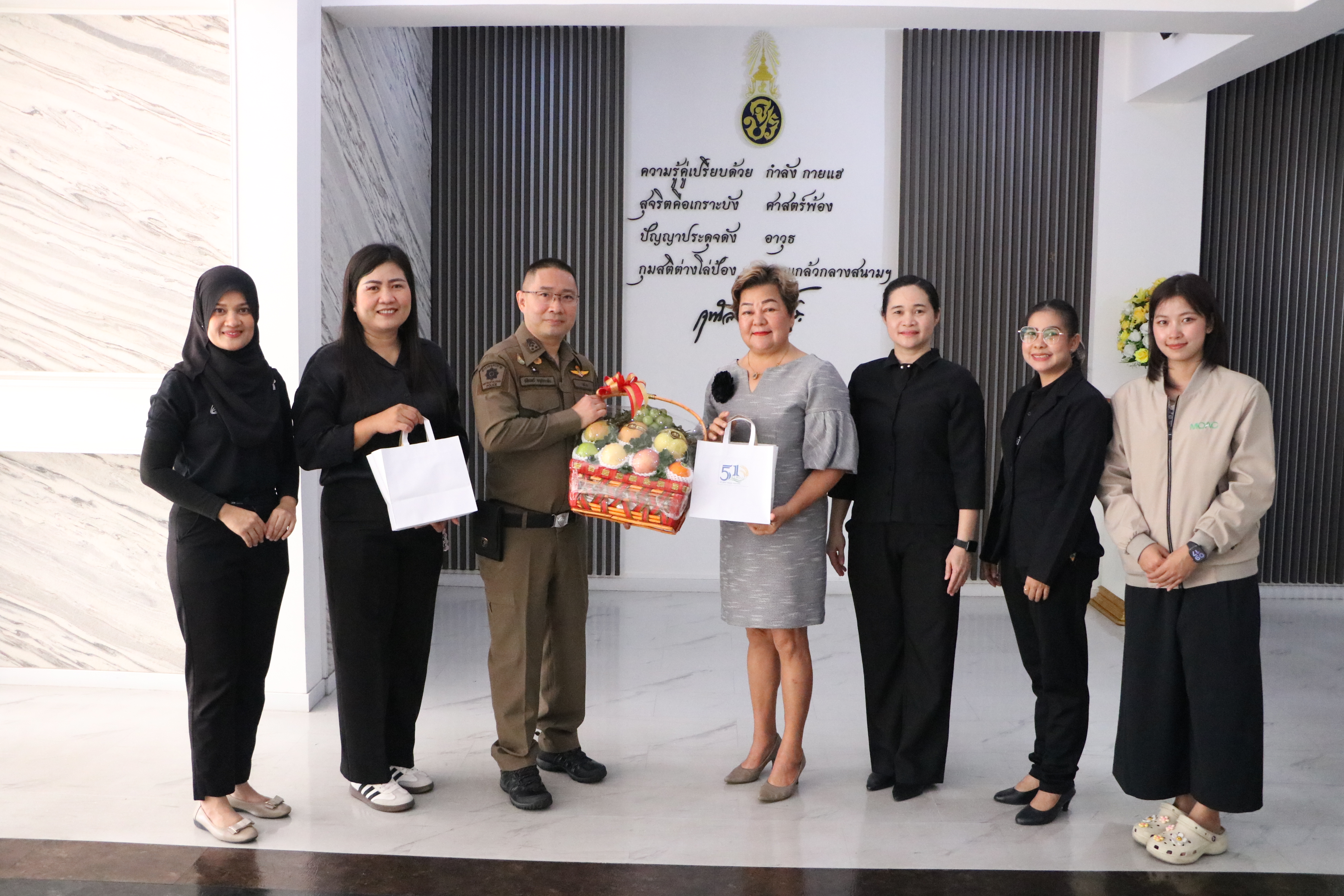 ส.ป.ก. ขอขอบคุณกองบัญชาการตำรวจนครบาล และ ศาลาว่าการกรุงเทพมหานคร ที่ให้การสนับสนุนการจัดงานวันคล้ายวันสถาปนา ส.ป.ก. ครบรอบ 51 ปี (ข่าวแชร์)