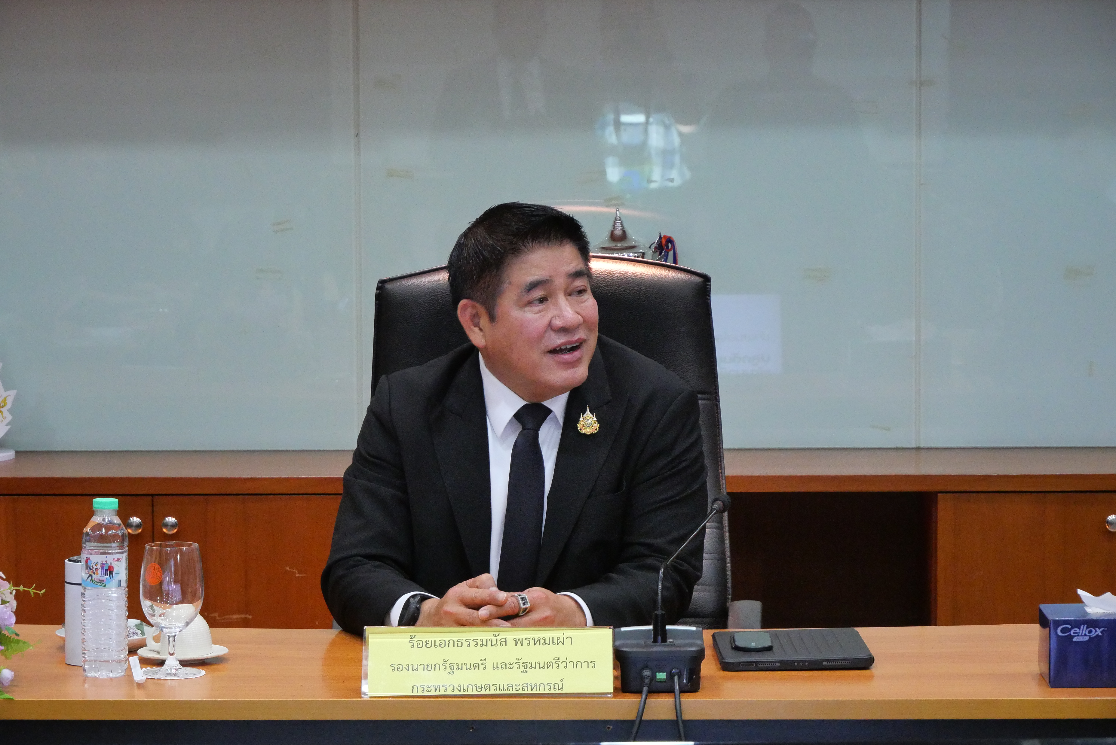 เลขาธิการ ส.ป.ก. ร่วมประชุมรับฟังการนำเสนอโครงการ ปลูกต้นยูคาลิปตัสบนคันนา พัฒนาชีวิต สร้างเศรษฐกิจยั่งยืน