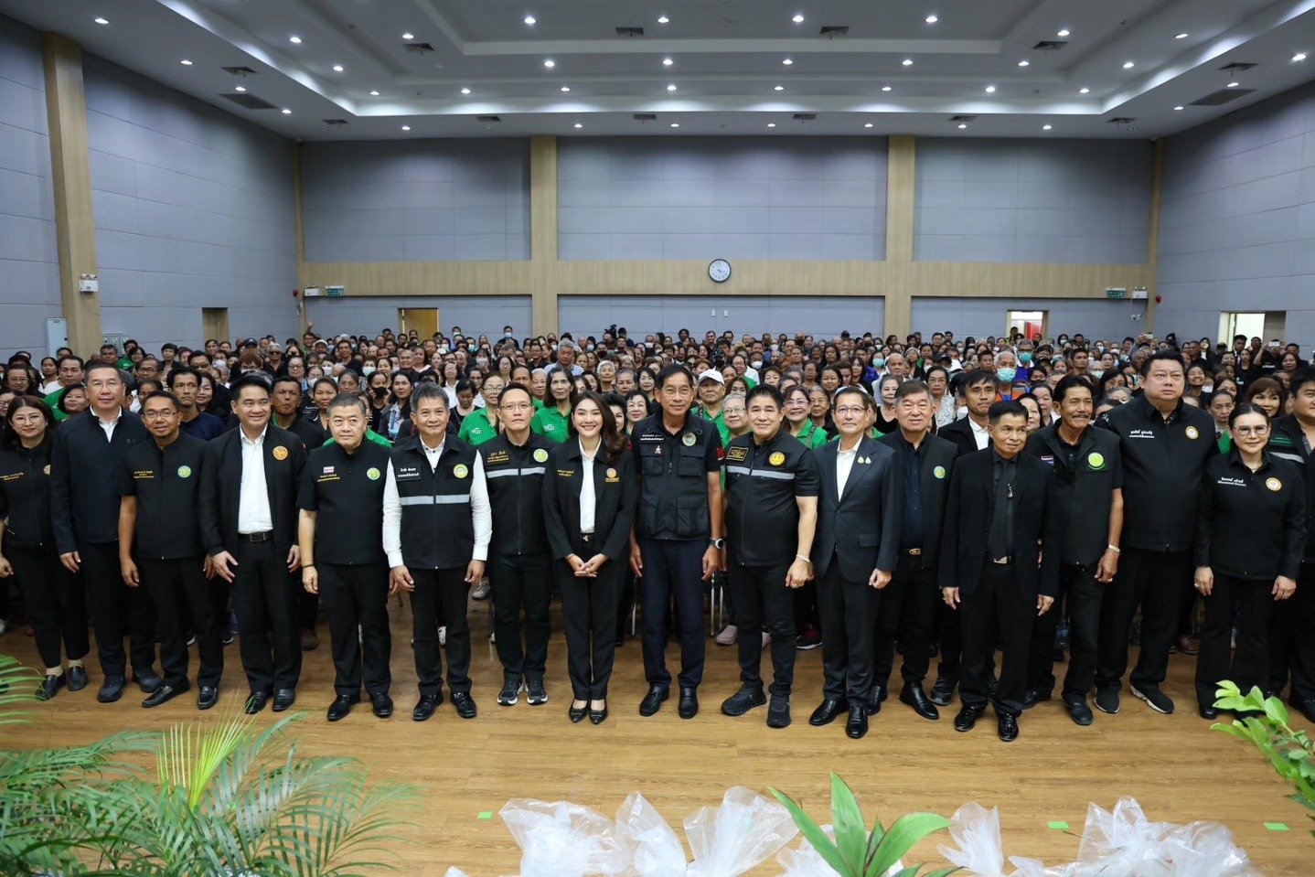 ส.ป.ก. ร่วมติดตามคณะ รองนายกฯ ลงพื้นที่ติดตามสถานการณ์น้ำพื้นที่ จ.ปทุมธานี