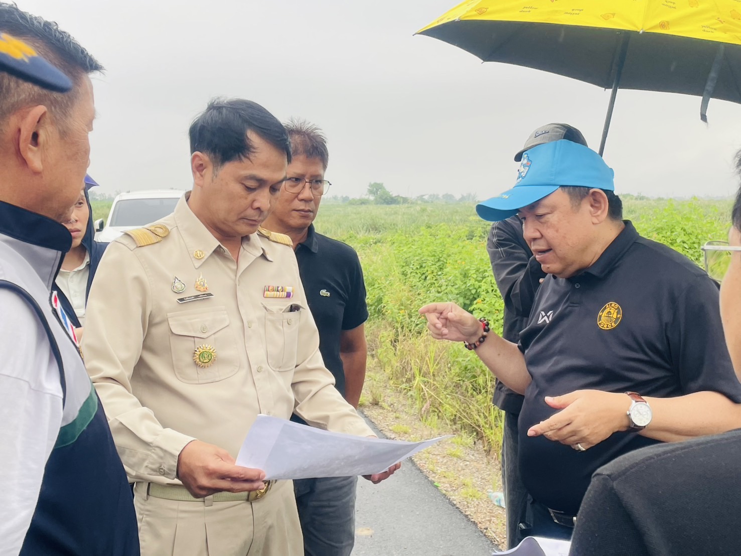 เลขาธิการ ส.ป.ก. ลงพื้นที่เตรียมความพร้อมการจัดกิจกรรมตามโครงการแก้ไขปัญหาผู้ครอบครองที่ดินในเขตปฏิรูปที่ดินที่ไม่ยินยอมเข้าสู่กระบวนการปฏิรูปที่ดินเพื่อเกษตรกรรมและมอบโฉนดเพื่อการเกษตร ในวาระคณะรองนายกฯ ร้อยเอกธรรมนัส พรหมเผ่า ลงพื้นที่ ณ จังหวัดราชบุรี (ข่าวแชร์)