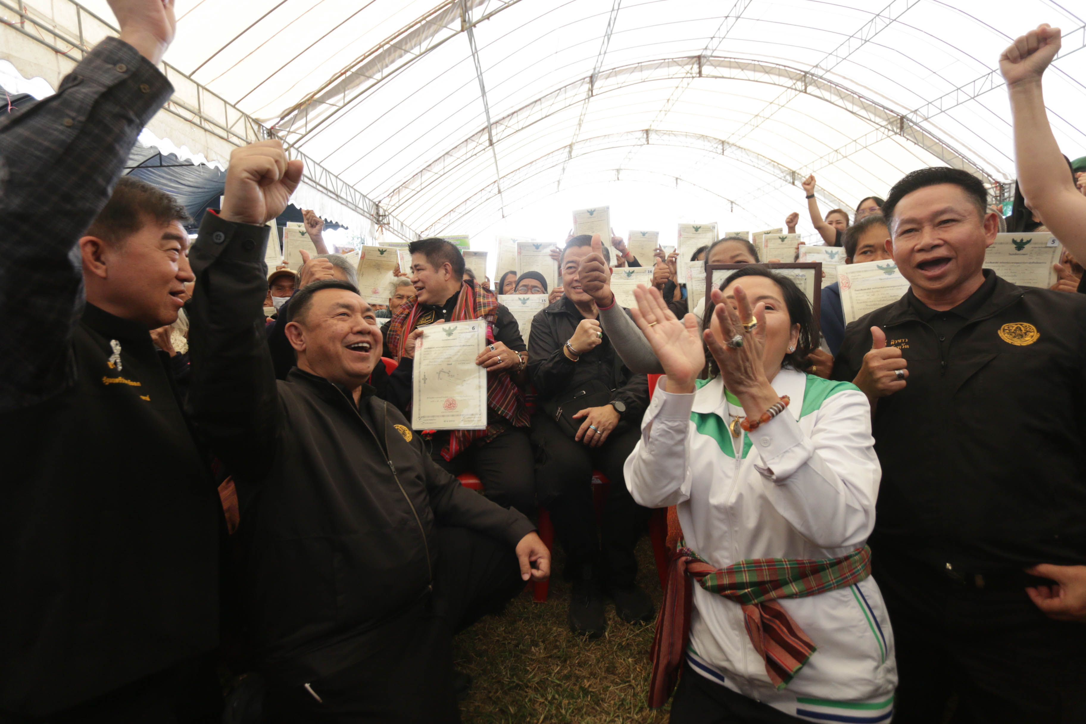 เลขาธิการ ส.ป.ก. ลงพื้นที่ติดตามรองนายกรัฐมนตรี และรัฐมนตรีว่าการกระทรวงเกษตรและสหกรณ์ และคณะ ลงพื้นที่เปิดโครงการ ข้าวอินทรีย์ อีสาน ล้านไร่และตรวจราชการพื้นที่ จังหวัดสุรินทร์