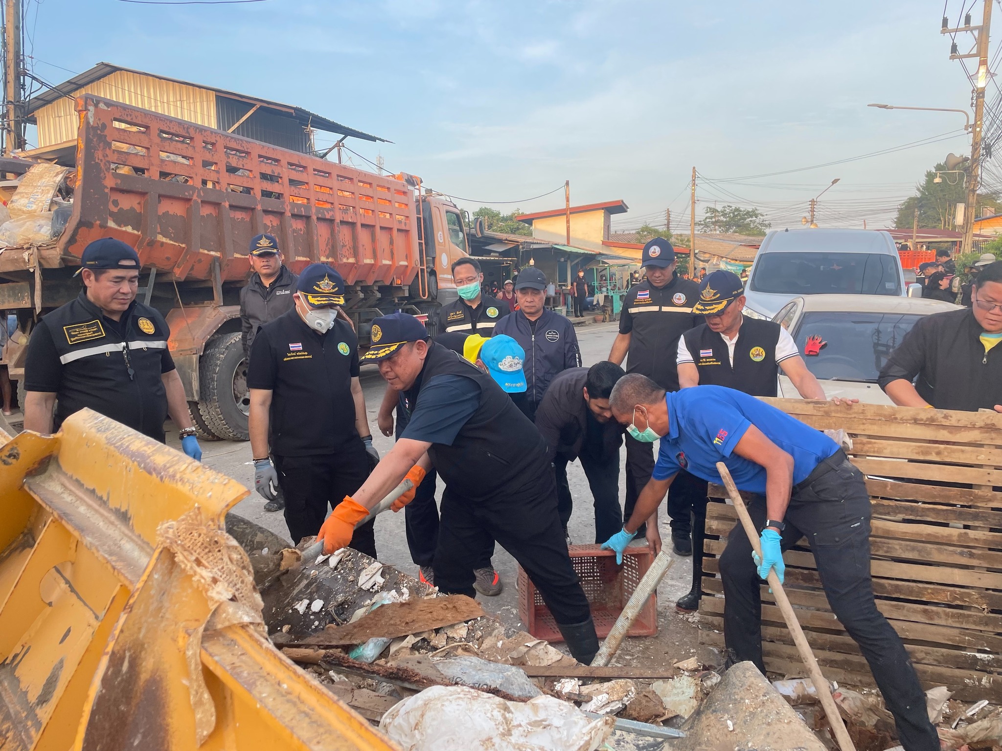 เลขาธิการ ส.ป.ก. ติดตาม รองนายกฯ นำ 4 กระทรวง ลงพื้นที่กู้หาดใหญ่ หลังวิกฤตน้ำท่วมคลี่คลาย