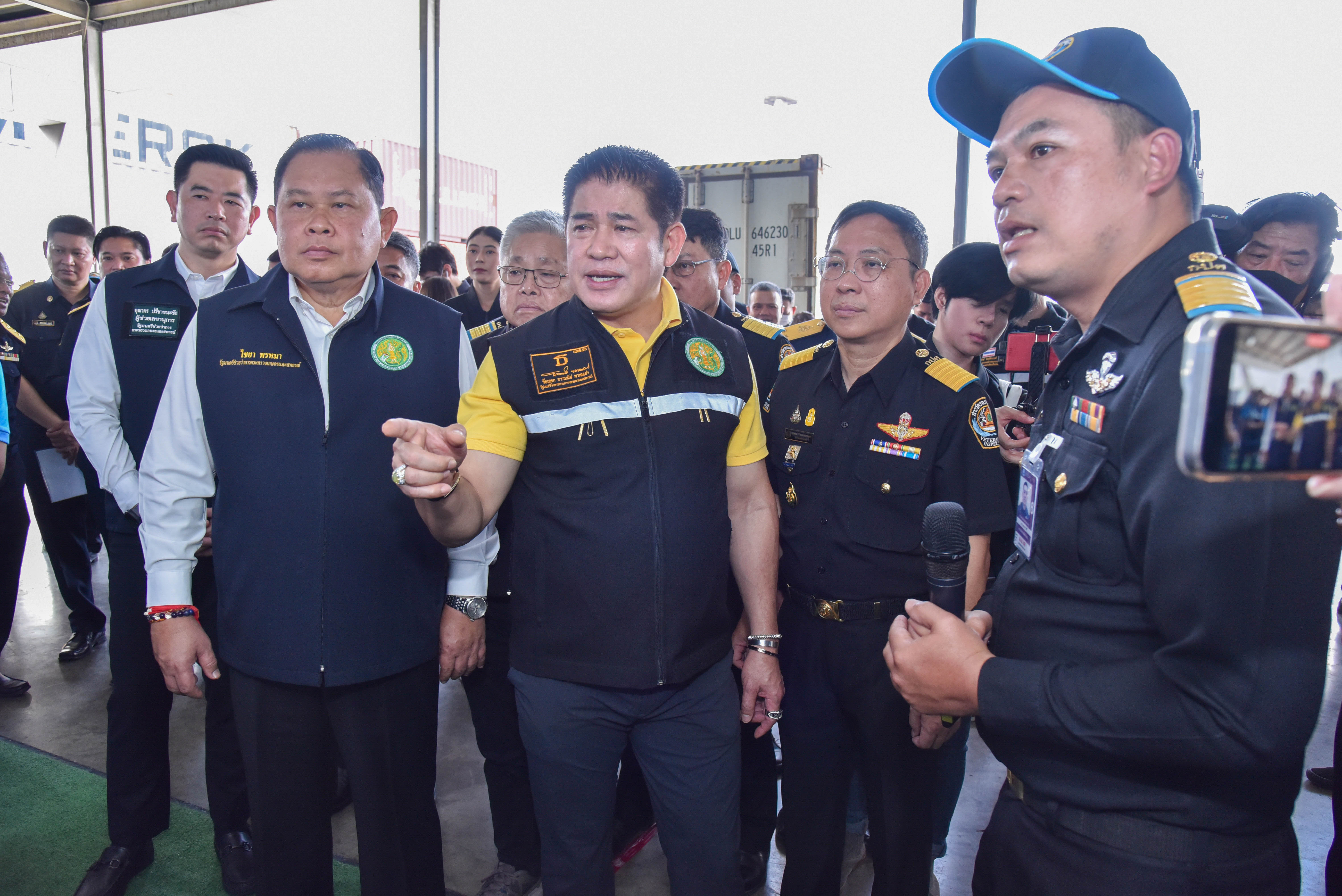 ส.ป.ก.ร่วมติดตามคณะ รมว.เกษตรฯ เปิดปฏิบัติการพิเศษ พญานาคราช เสริมทัพความแข็งแกร่งลุยตรวจป้องกันและปราบปรามสินค้าเกษตรผิดกฎหมาย