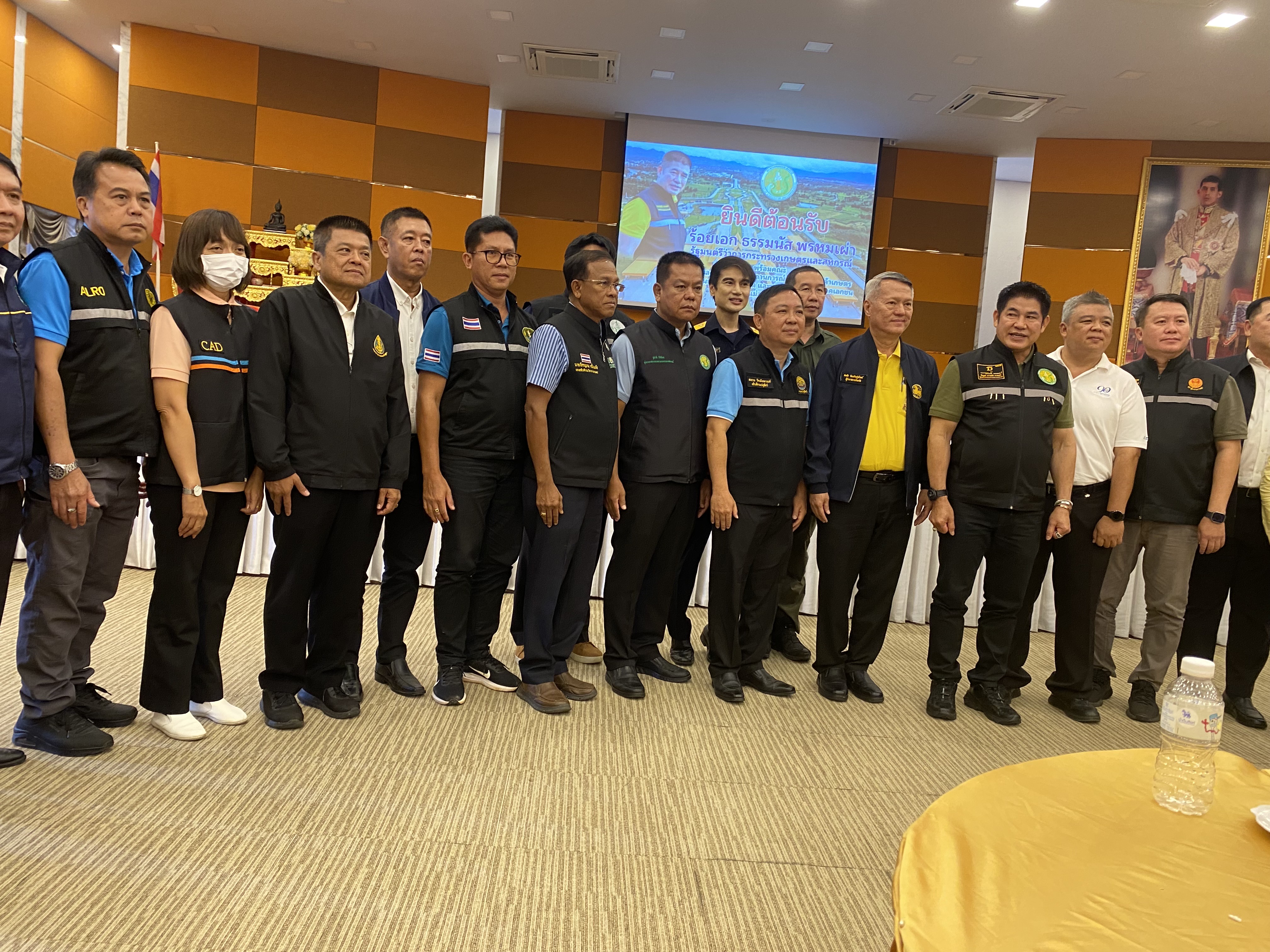 ส.ป.ก. ร่วมติดตาม รมว.กษ. ร้อยเอก ธรรมนัส พรหมเผ่าและคณะผู้บริหารกระทรวงเกษตรและสหกรณ์ ลงพื้นที่ติดตาม สถานการณ์ การนำเข้าสินค้าเกษตร ผ่านด่านชายแดนแม่สอด และพบปะภาครัฐและภาคเอกชน ณ อำเภอแม่สอด จังหวัดตาก (ข่าวแชร์)
