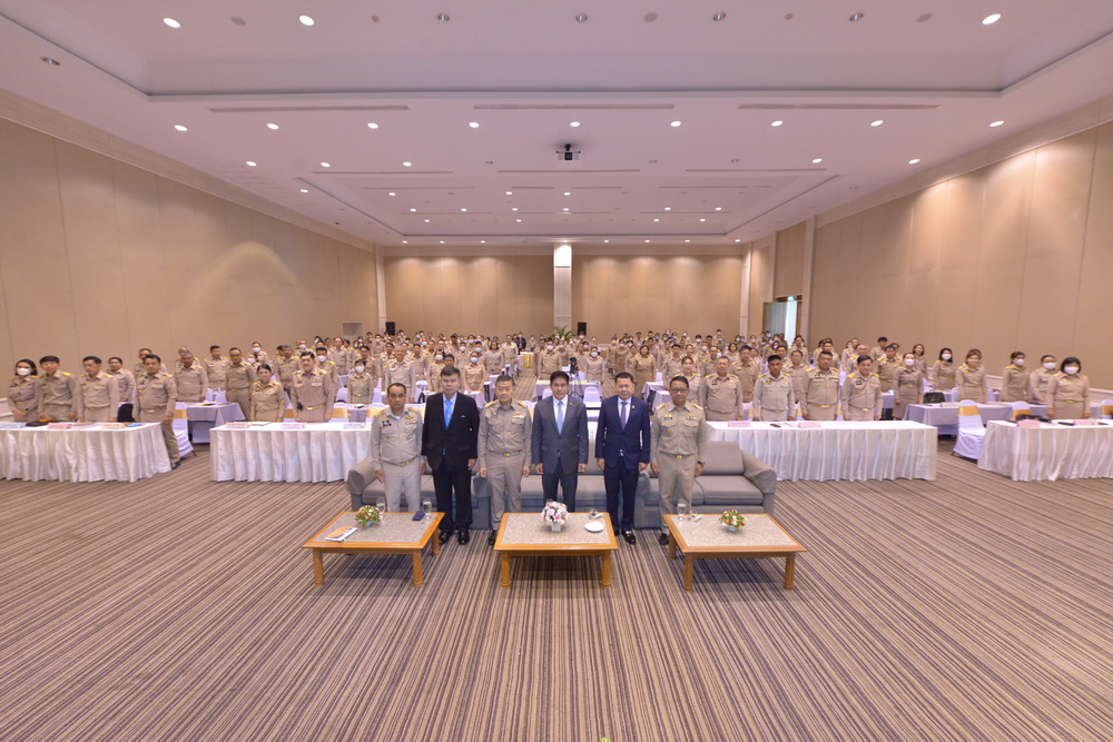 รมว.กษ. มอบนโยบายขับเคลื่อนงาน ส.ป.ก. ประจำปีงบฯ 67 (ข่าวแชร์)
