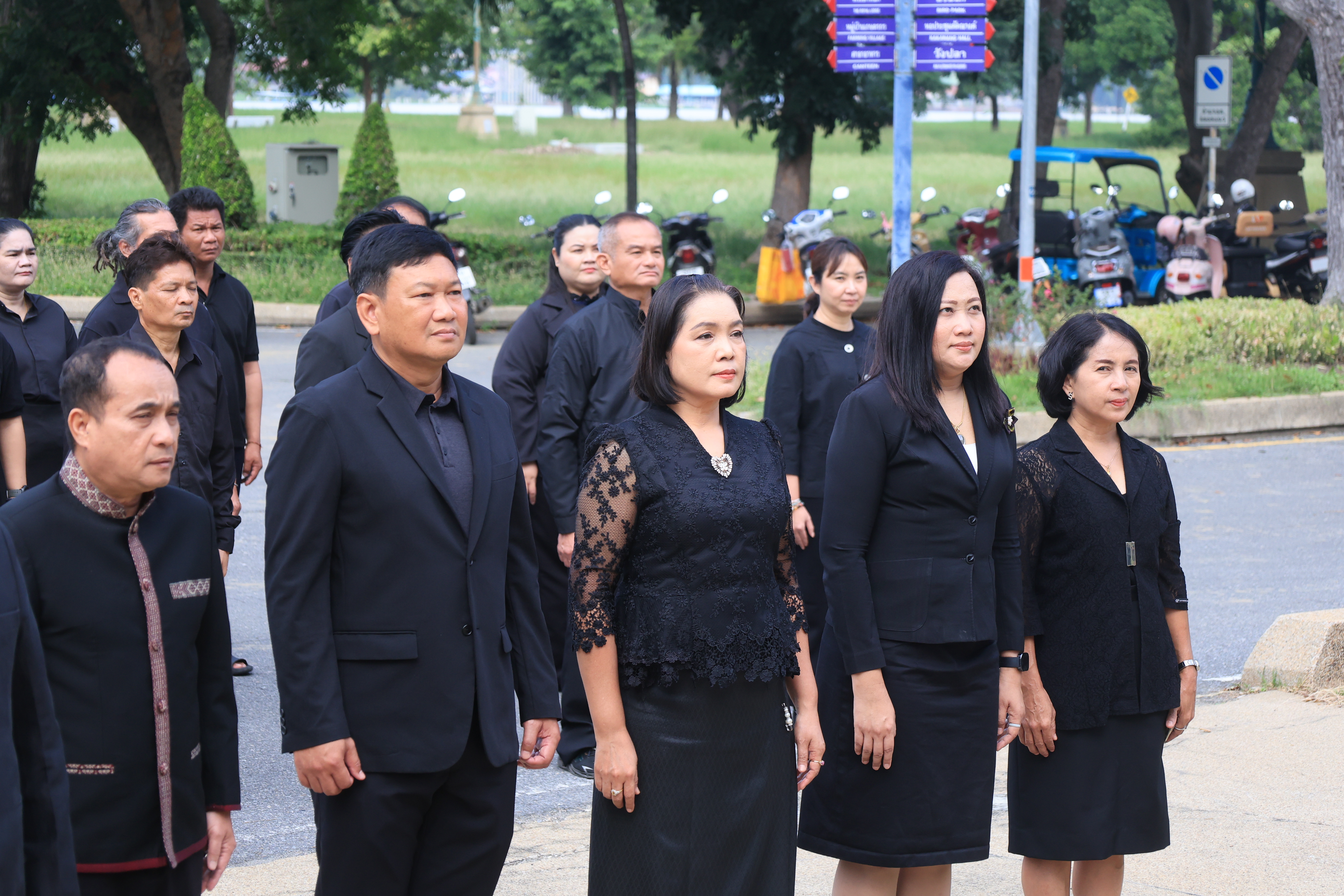 ส.ป.ก. จัดพิธีลงนามแสดงความอาลัยถวายแด่สมเด็จพระนางเจ้าสิริกิติ์พระบรมราชินีนาถ พระบรมราชชนนีพันปีหลวง