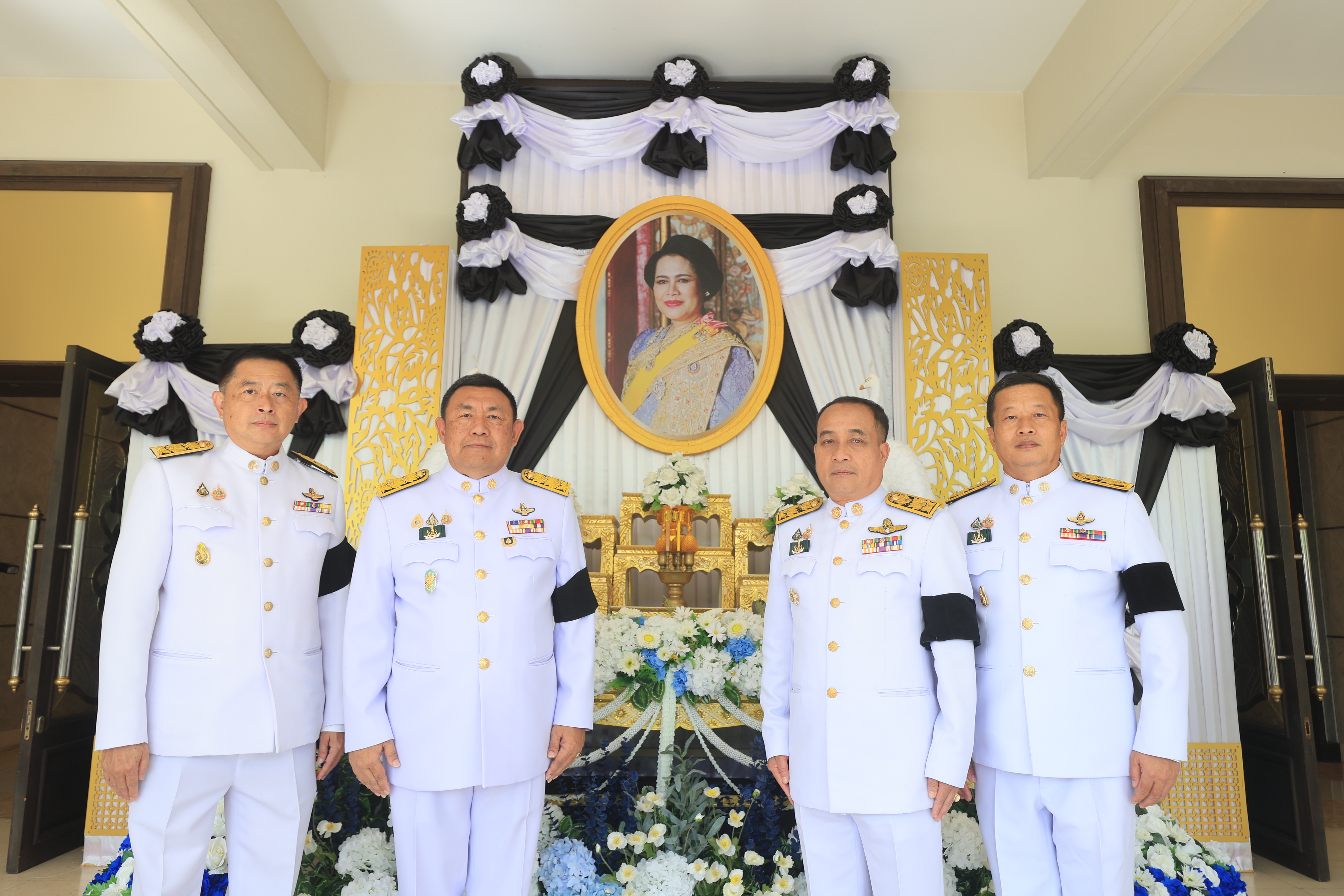 ส.ป.ก. ร่วมพิธีน้อมรำลึกในพระมหากรุณาธิคุณ และร่วมลงนามถวายความอาลัย สมเด็จพระนางเจ้าสิริกิติ์พระบรมราชินีนาถ พระบรมราชชนนีพันปีหลวง (ข่าวแชร์)