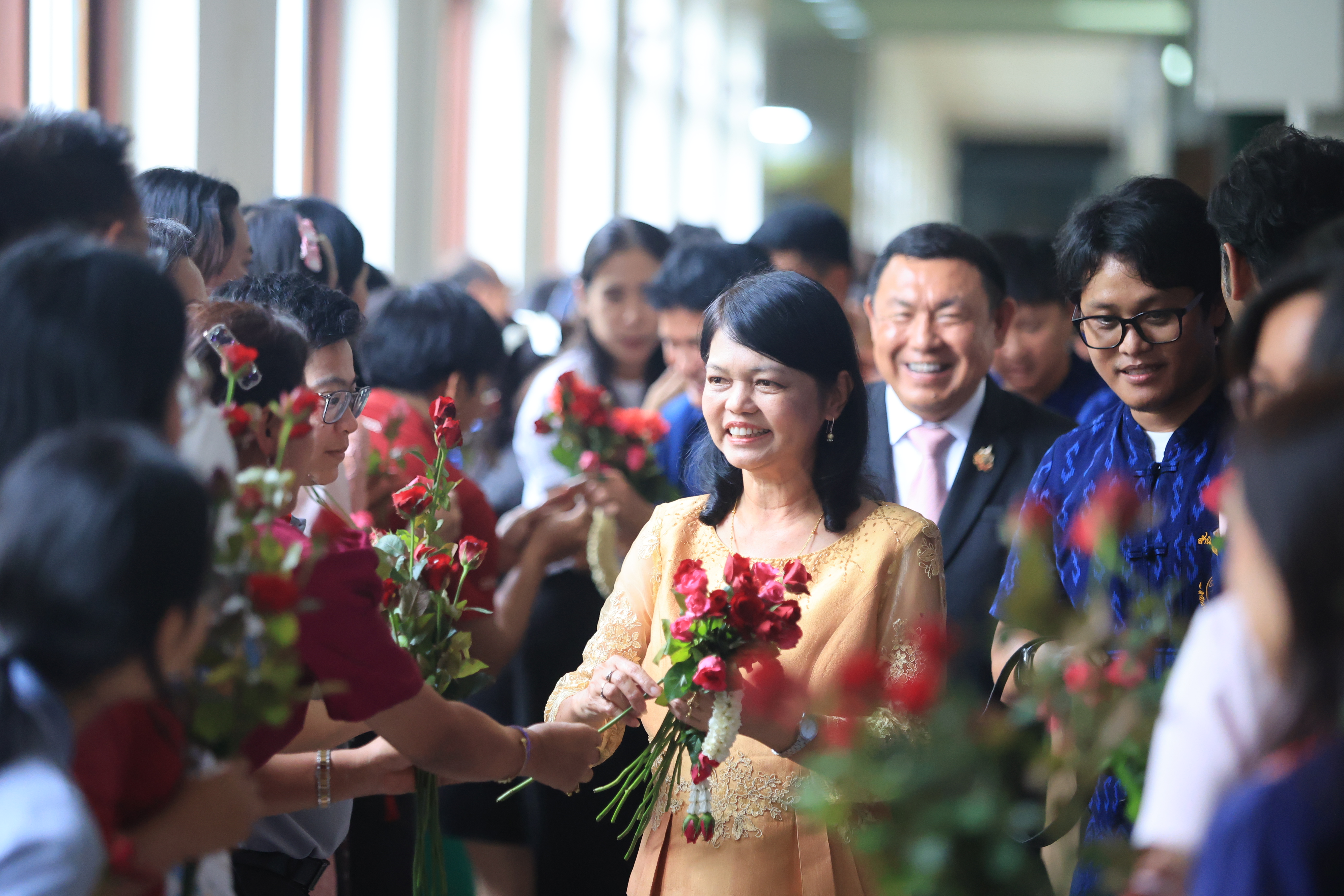 น้องส่งพี่... อำลาผู้เกษียณอายุราชการ We wish you the best retirement. (ข่าวแชร์)