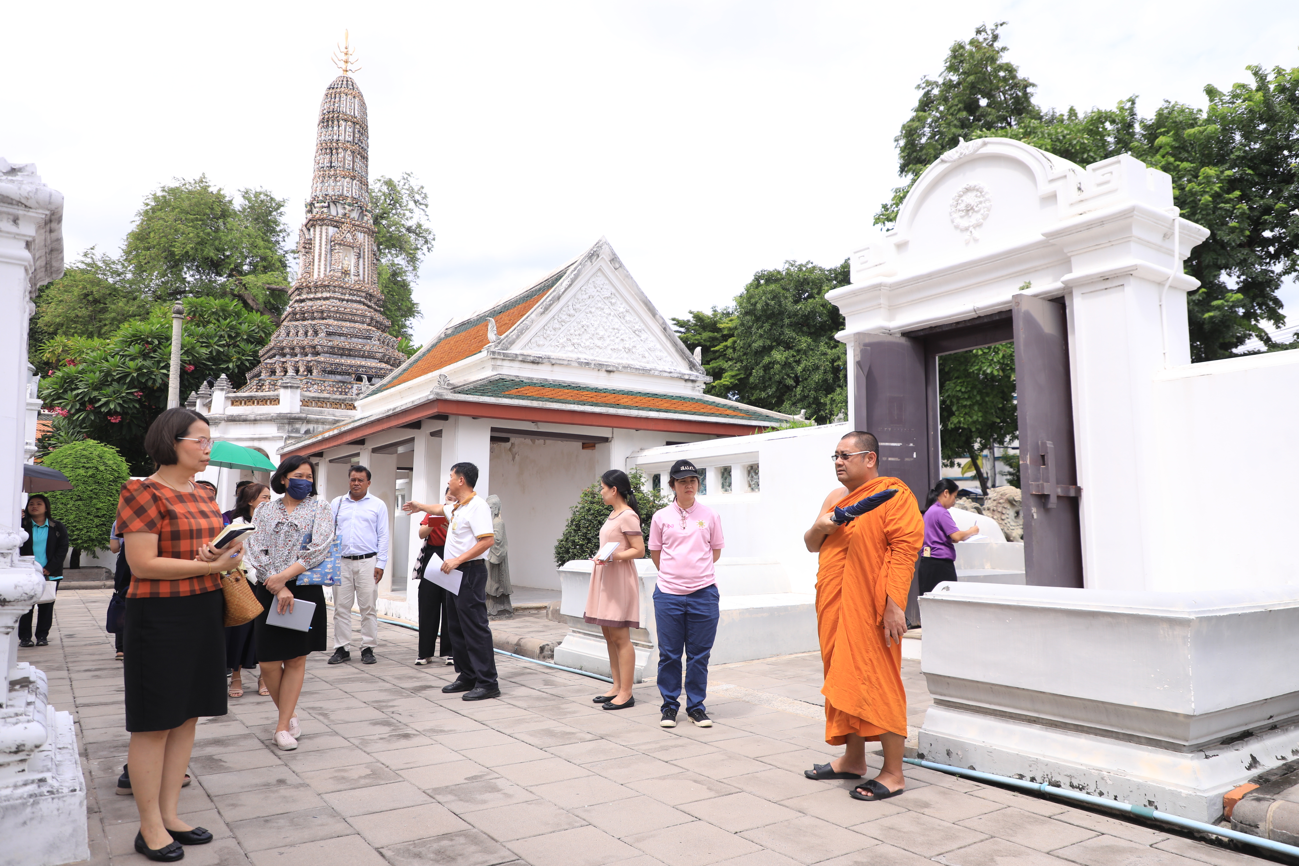 คณะทำงาน งานถวายผ้ากฐินพระราชทาน ของ ส.ป.ก. ประจำปี พ.ศ. 2567 ลงพื้นที่เตรียมความพร้อม ณ วัดเทพธิดารามวรวิหาร (ข่าวแชร์)