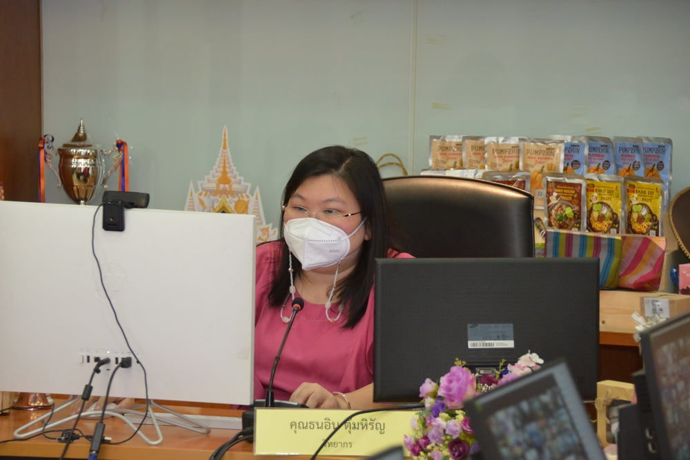title - เลขาฯ ส.ป.ก. เปิดโครงการฝึกอบรมออนไลน์ หลักสูตร การพัฒนาช่องทางด้านการตลาดสินค้าเกษตรออนไลน์ 