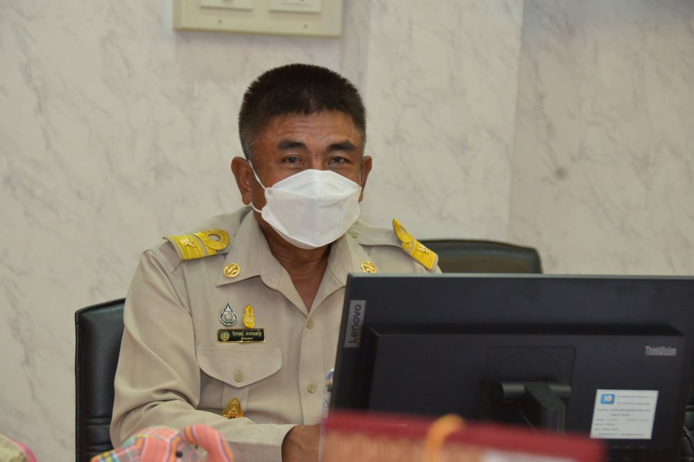 title - เลขาฯ ส.ป.ก. เปิดโครงการฝึกอบรมออนไลน์ หลักสูตร การพัฒนาช่องทางด้านการตลาดสินค้าเกษตรออนไลน์ 
