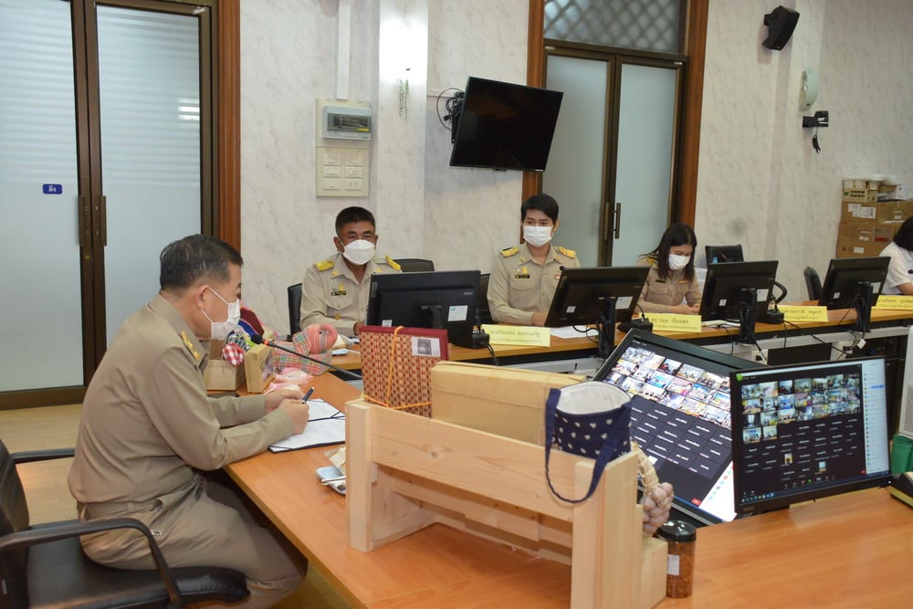 title - เลขาฯ ส.ป.ก. เปิดโครงการฝึกอบรมออนไลน์ หลักสูตร การพัฒนาช่องทางด้านการตลาดสินค้าเกษตรออนไลน์ 