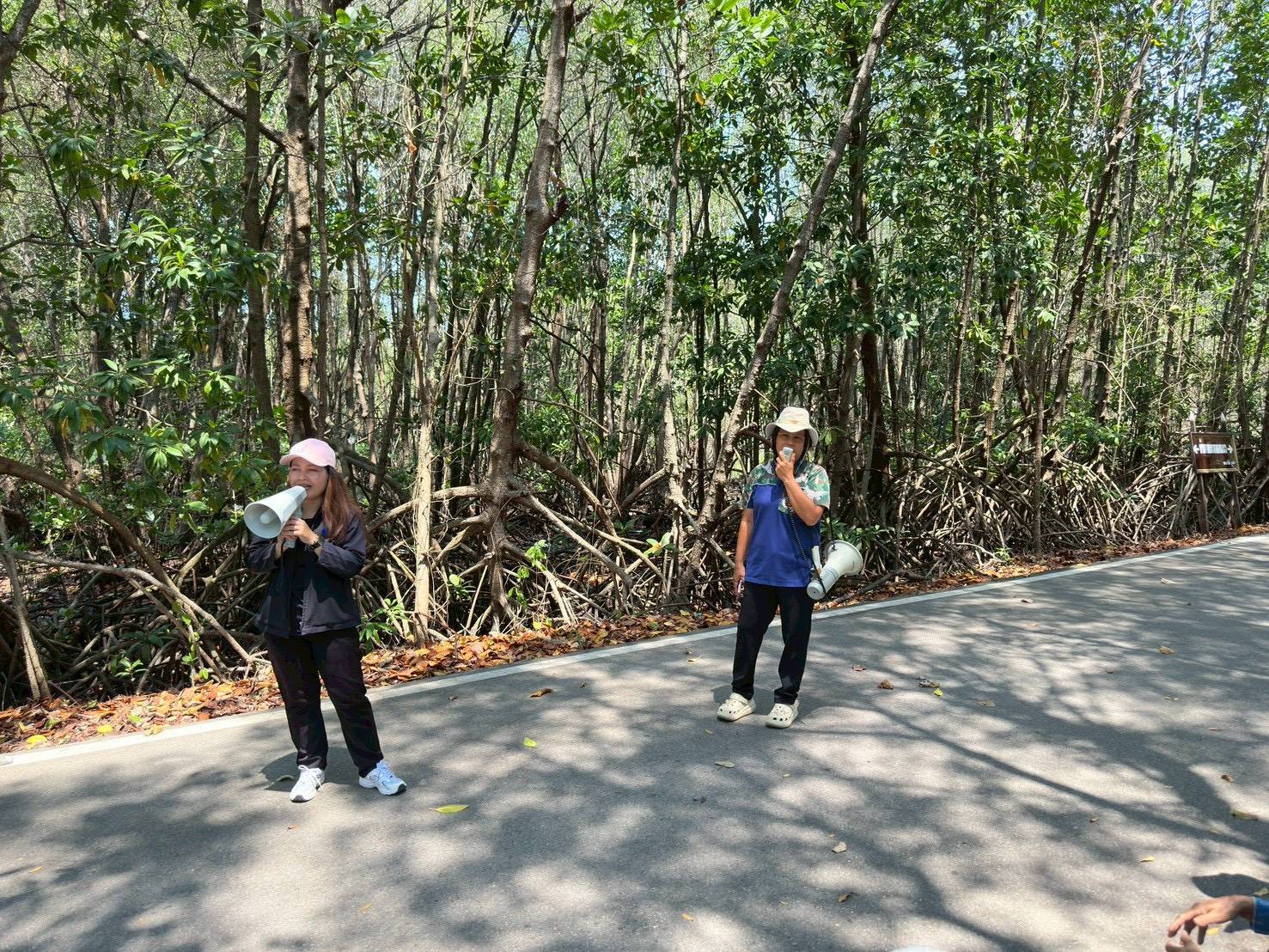 title - ส.ป.ก.พระนครศรีอยุธยา จัดการศึกษาดูงานโครงการที่ดินพระราชทานจังหวัดพระนครศรีอยุธยา ปีงบประมาณ พ.ศ. ๒๕๖๙ หลักสูตร การศึกษาดูงานการพัฒนาตามแนวทางพระราชดำริ ณ ศูนย์ศึกษาการพัฒนาอ่าวคุ้งกระเบน อันเนื่องมาจากพระราชดำริ จังหวัดจันทบุรี