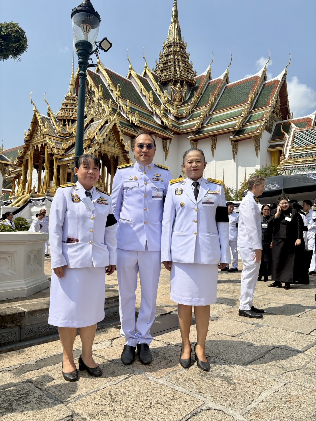 title - ปฏิรูปที่ดินจังหวัดพระนครศรีอยุธยา ร่วมเข้าวางพวงมาลา และร่วมเป็นเจ้าภาพบำเพ็ญกุศลและพระพิธีธรรมสวดพระอภิธรรมพระบรมศพ สมเด็จพระนางเจ้าสิริกิติ์ พระบรมราชินีนาถ พระบรมราชชนนีพันปีหลวง และกราบถวายบังคมพระบรมศพ ณ พระที่นั่งดุสิตมหาปราสาท เขตพระนคร กรุงเทพมหานคร