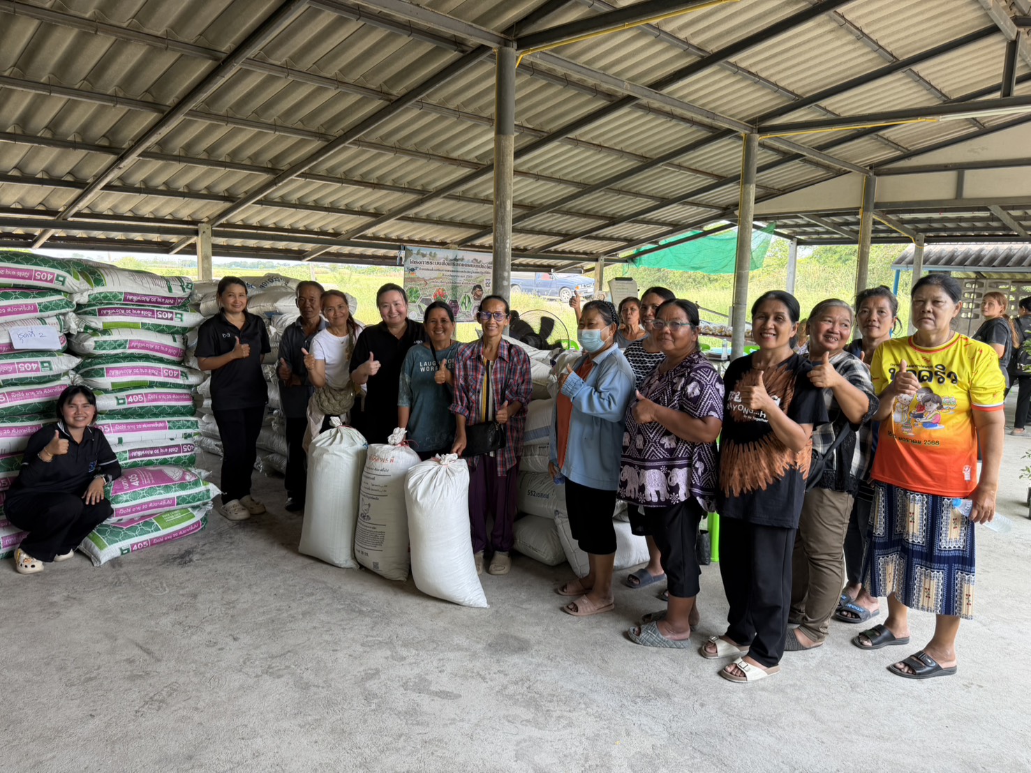 title - ส.ป.ก.พระนครศรีอยุธยา จัดฝึกอบรมเกษตรกรภายใต้โครงการระบบส่งเสริมเกษตรแบบแปลงใหญ่ กิจกรรมส่งเสริมการเกษตรแบบแปลงใหญ่ในเขตปฏิรูปที่ดิน ปีงบประมาณ พ.ศ. ๒๕๖๙ หลักสูตรที่ ๘ จัดทำเวทีสรุปผลการดำเนินงานและมอบปัจจัยการผลิต 