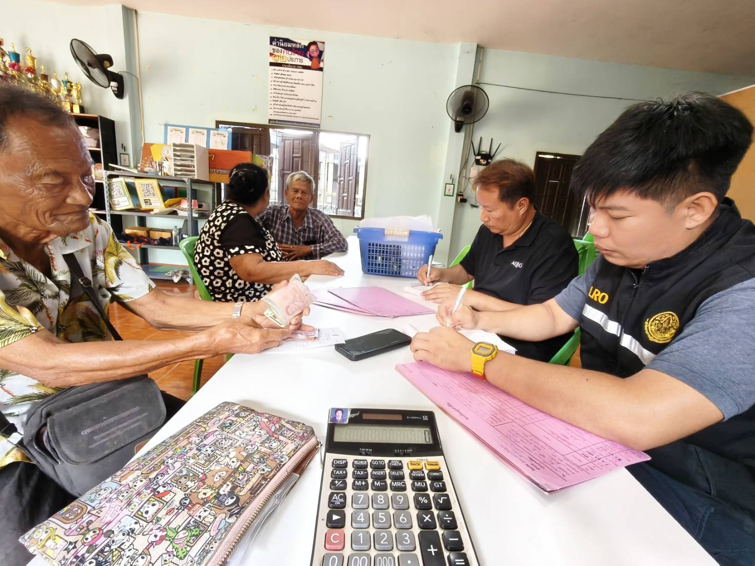 title - ส.ป.ก.พระนครศรีอยุธยา ดำเนินการให้บริการรับชำระค่าเช่าที่ดินเพื่อเกษตรกรรม รับชำระสินเชื่่อเงินกองทุนฯ และสนันสนุนสินเชื่่อเงินกองทุนการปฏิรูปที่ดินเพื่อเกษตรกรรม เพื่อเป็นแหล่งเงินทุนดอกเบี้ยต่ำ ให้แก่เกษตรกร   ให้บริการในเขตปฏิรูปที่ดินตำบลข้าวงาม ตำบลวังน้อย อำเภอวังน้อย จังหวัดพระนครศรีอยุธยา