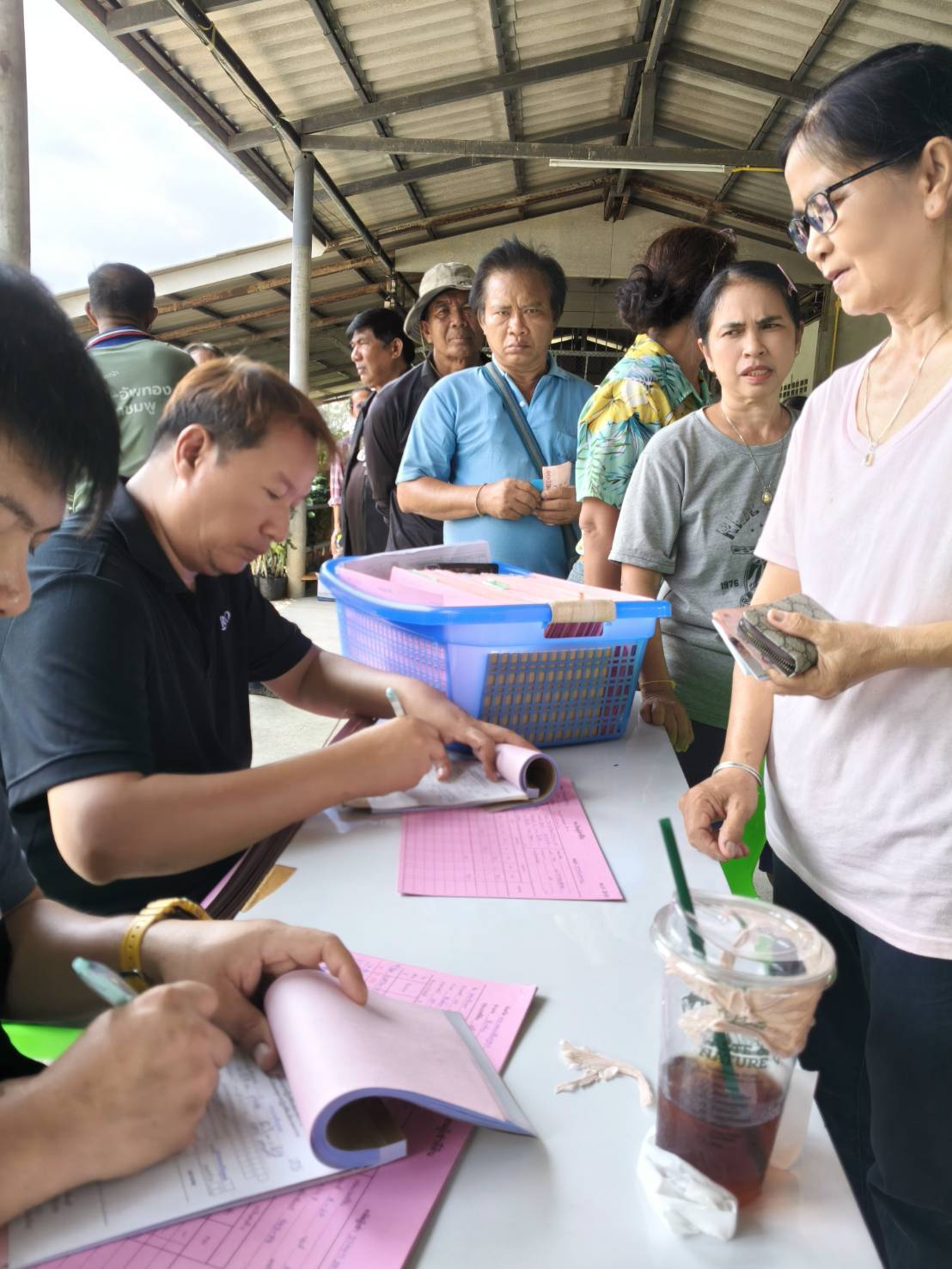 title - ส.ป.ก.พระนครศรีอยุธยา ดำเนินการให้บริการรับชำระค่าเช่าที่ดินเพื่อเกษตรกรรม รับชำระสินเชื่่อเงินกองทุนฯ และสนันสนุนสินเชื่่อเงินกองทุนการปฏิรูปที่ดินเพื่อเกษตรกรรม เพื่อเป็นแหล่งเงินทุนดอกเบี้ยต่ำ ให้แก่เกษตรกร   ให้บริการในเขตปฏิรูปที่ดินตำบลข้าวงาม ตำบลวังน้อย อำเภอวังน้อย จังหวัดพระนครศรีอยุธยา