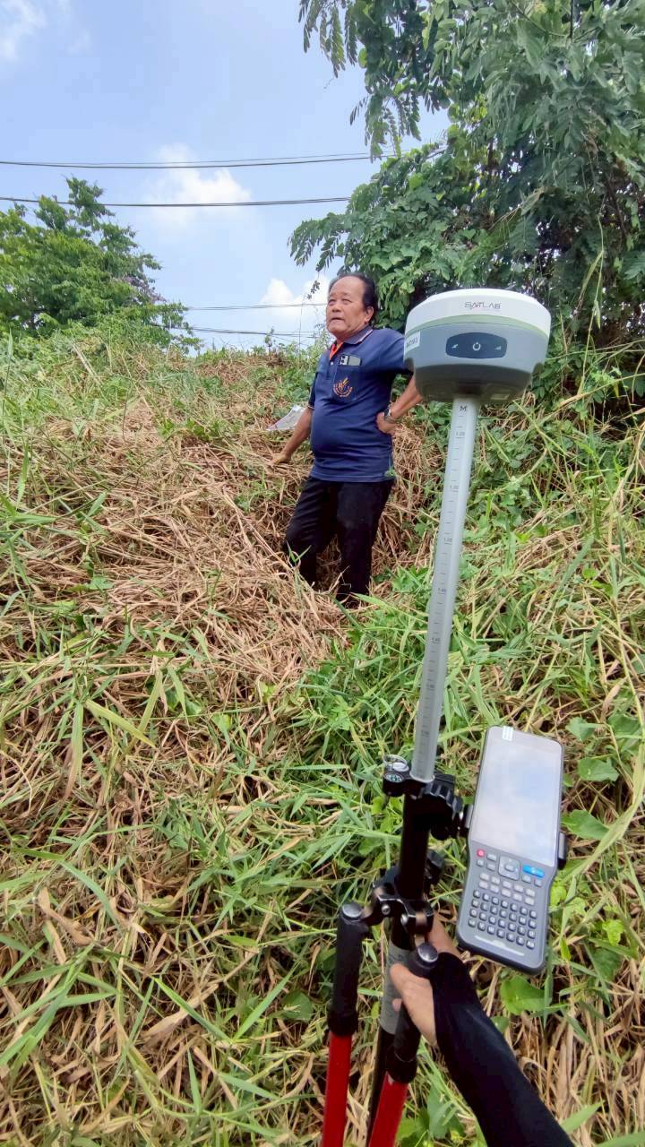 title - ปฏิรูปที่ดินจังหวัดพระนครศรีอยุธยา มอบหมายให้กลุ่มงานช่างและแผนที่ ร่วมกับกลุ่มกฎหมาย ลงพื้นที่รังวัดการขออนุญาตใช้ที่ดินเพื่อกิจการสาธารณูปโภคของสำนักงานคุมประพฤติจังหวัดพระนครศรีอยุธยา เพื่อจัดทำข้อมูลตำแหน่งแปลงประกอบการขออนุญาต บริเวณพื้นที่เขตฏิรูปที่ดิน ต.หันตรา อ.พระนครศรีอยุธยา จ.พระนครศรีอยุธยา