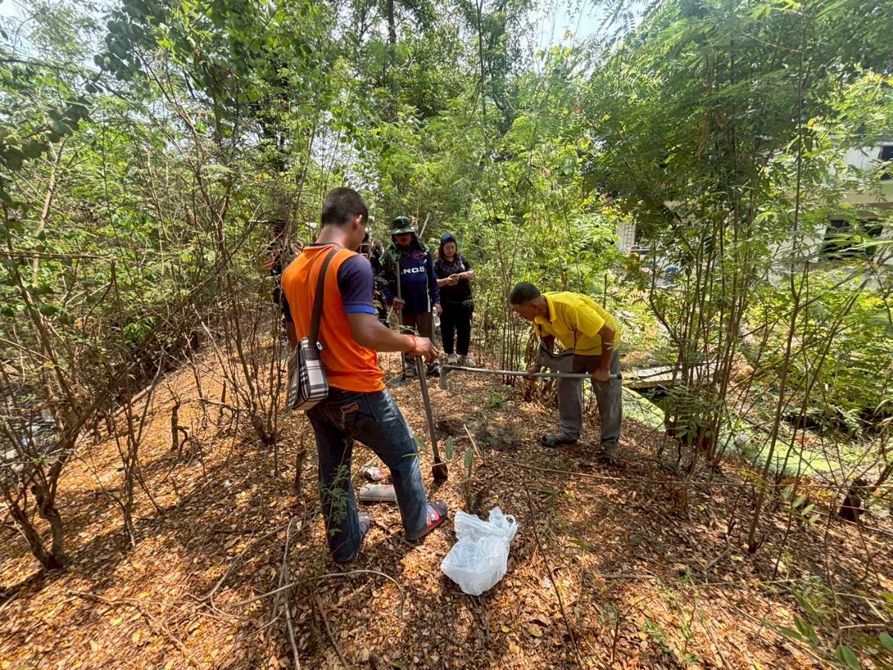 title - ปฏิรูปที่ดินจังหวัดพระนครศรีอยุธยา มอบหมายให้กลุ่มงานช่างและแผนที่ ร่วมกับกลุ่มกฎหมาย ลงพื้นที่รังวัดการขออนุญาตใช้ที่ดินเพื่อกิจการสาธารณูปโภคของสำนักงานคุมประพฤติจังหวัดพระนครศรีอยุธยา เพื่อจัดทำข้อมูลตำแหน่งแปลงประกอบการขออนุญาต บริเวณพื้นที่เขตฏิรูปที่ดิน ต.หันตรา อ.พระนครศรีอยุธยา จ.พระนครศรีอยุธยา