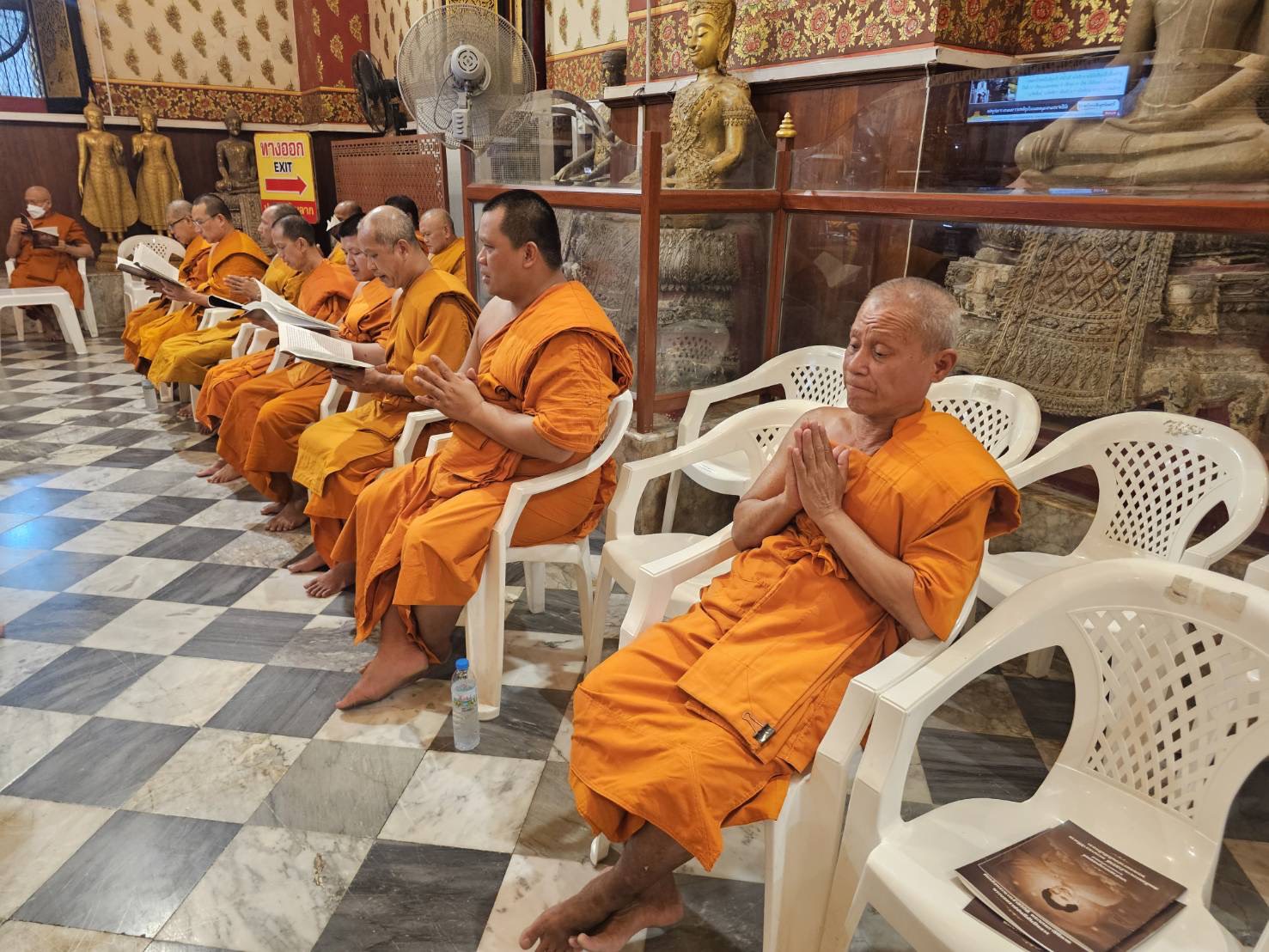 title - ส.ป.ก.พระนครศรีอยุธยา เข้าร่วมพิธีสวดพระพุทธมนต์และเจริญจิตตภาวนา อุทิศถวายพระราชกุศลแด่สมเด็จพระนางเจ้าสิริกิติ์พระบรมราชินีนาถ พระบรมราชชนนีพันปีหลวง
