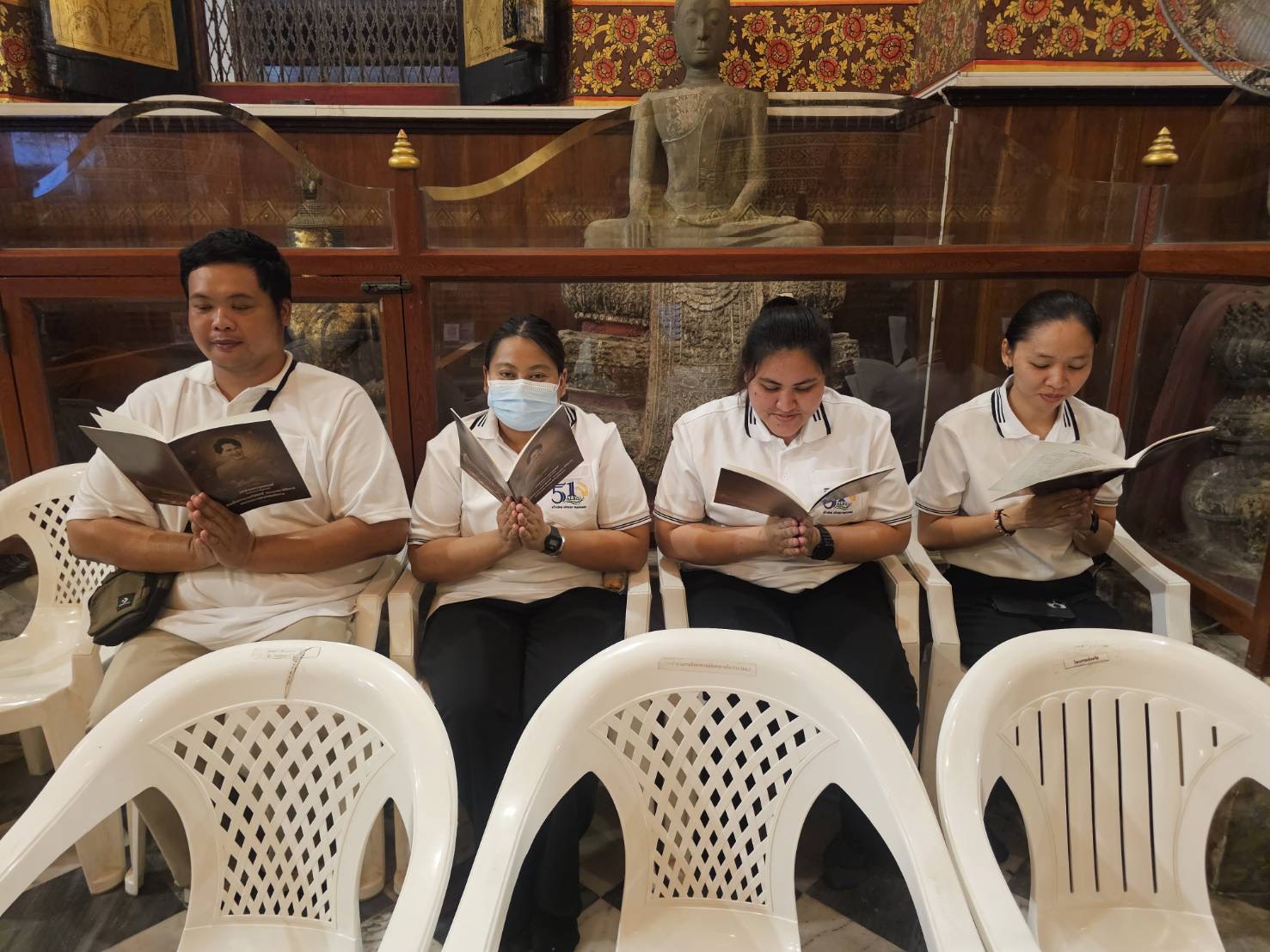 title - ส.ป.ก.พระนครศรีอยุธยา เข้าร่วมพิธีสวดพระพุทธมนต์และเจริญจิตตภาวนา อุทิศถวายพระราชกุศลแด่สมเด็จพระนางเจ้าสิริกิติ์พระบรมราชินีนาถ พระบรมราชชนนีพันปีหลวง