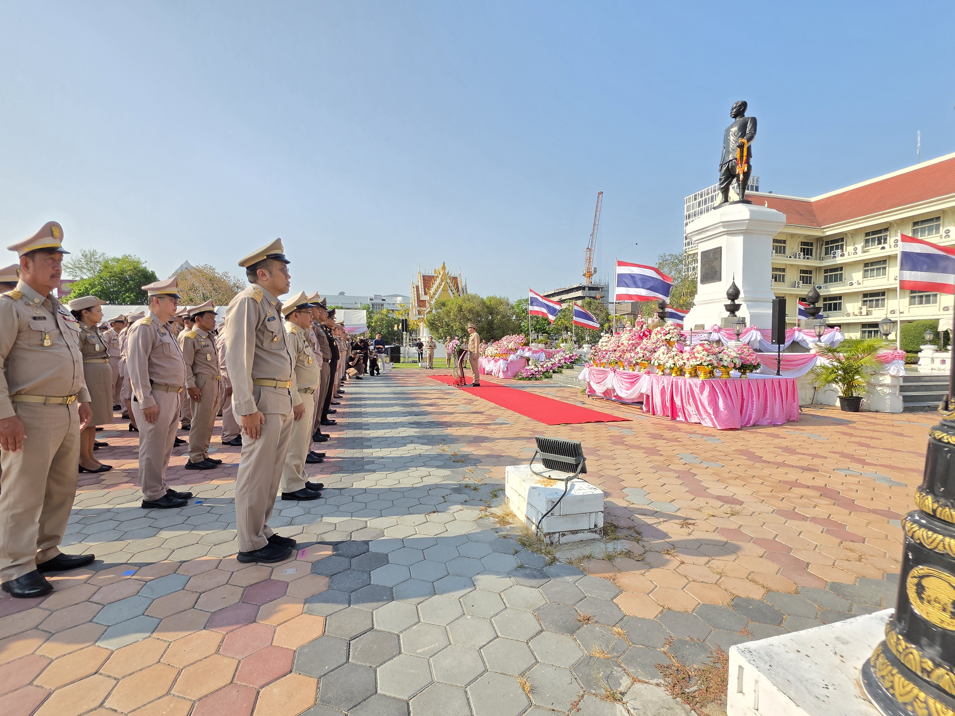 title - ปฏิรูปที่ดินจังหวัดพระนครศรีอยุธยา ร่วมพิธีถวายเครื่องราชสักการะและถวายราชสดุดีพระบาทสมเด็จพระจุลจอมเกล้าเจ้าอยู่หัว เนื่องในงานวันท้องถิ่นไทย ครบรอบ ๑๒๑ ปี