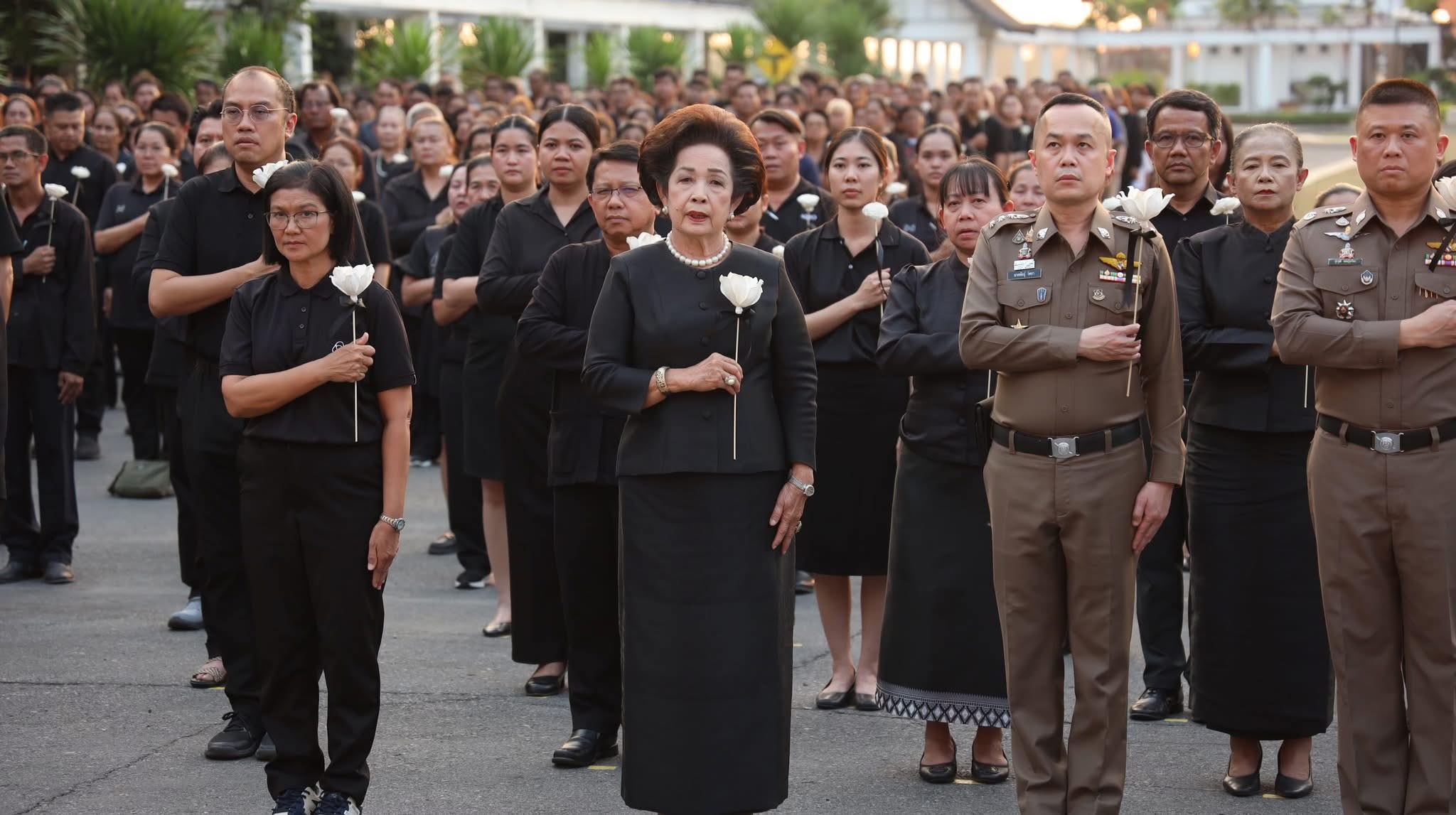 title - ปฏิรูปที่ดินจังหวัดพระนครศรีอยุธยา ร่วมกิจกรรมแสดงความอาลัย และแสดงความจงรักภักดี สมเด็จพระนางเจ้าสิริกิติ์ พระบรมราชินีนาถ พระบรมราชชนนีพันปีหลวง ภายใต้โครงการ 