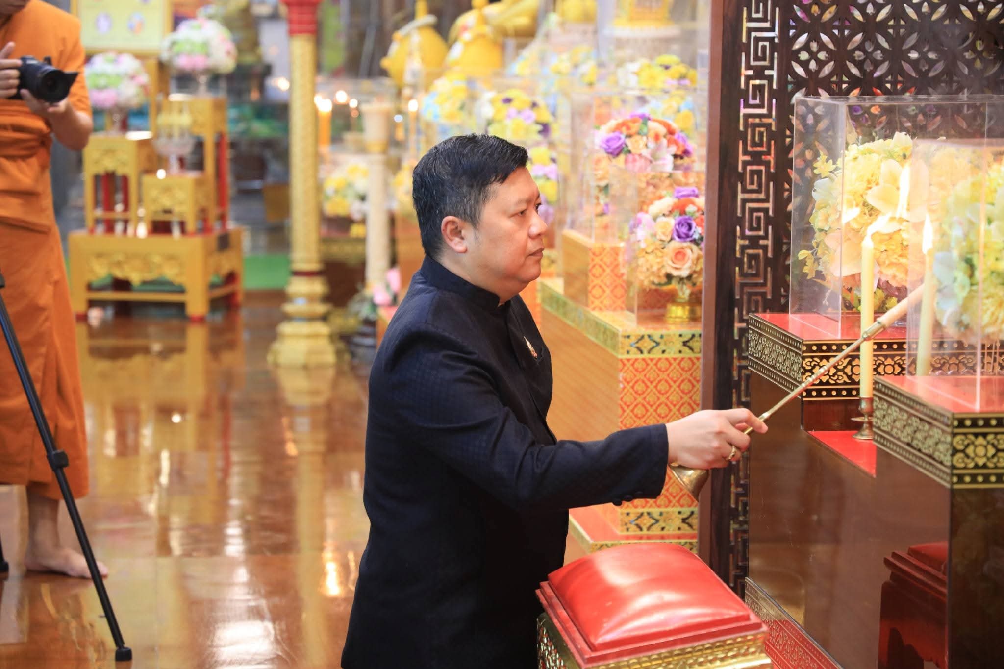 title - ส.ป.ก.พระนครศรีอยุธยา เข้าร่วมพิธีสวดพระพุทธมนต์และเจริญจิตตภาวนา อุทิศแด่สมเด็จพระนางเจ้าสิริกิติ์ พระบรมราชินีนาถ พระบรมราชชนนีพันปีหลวง 