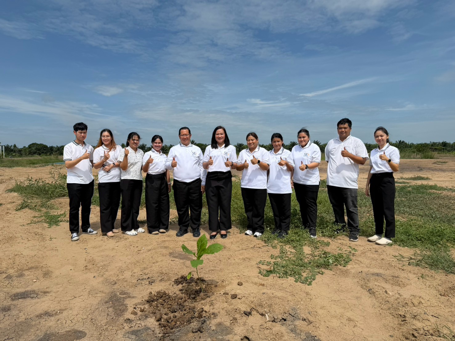title - สำนักงานการปฏิรูปที่ดินจังหวัดพระนครศรีอยุธยา ร่วมจัดงานปลูกเพื่อเปลี่ยน เปลี่ยนเพื่อยั่งยืน เทิดไท้องค์ทศมราชา เพื่อเพิ่มพื้นที่สีเขียวในเขตปฏิรูปที่ดิน เนื่องในโอกาสวันเฉลิมพระชนมพรรษาพระบาทสมเด็จพระเจ้าอยู่หัว ๒๘ กรกฎาคม ๒๕๖๙ 
