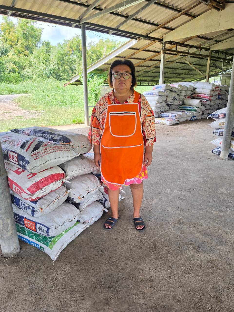 title - ส.ป.ก.พระนครศรีอยุธยา ดำเนินการมอบวัสดุการเกษตรเพื่อสนับสนุนเกษตรกรที่เข้าร่วมโครงการพัฒนาเกษตรกรปราดเปรื่อง(Smart Farmer) กิจกรรมพัฒนาเกษตรกรปราดเปรื่องในเขตปฏิรูปที่ดิน (Smart Former) ปีงบประมาณ พ.ศ. ๒๕๖๙ 