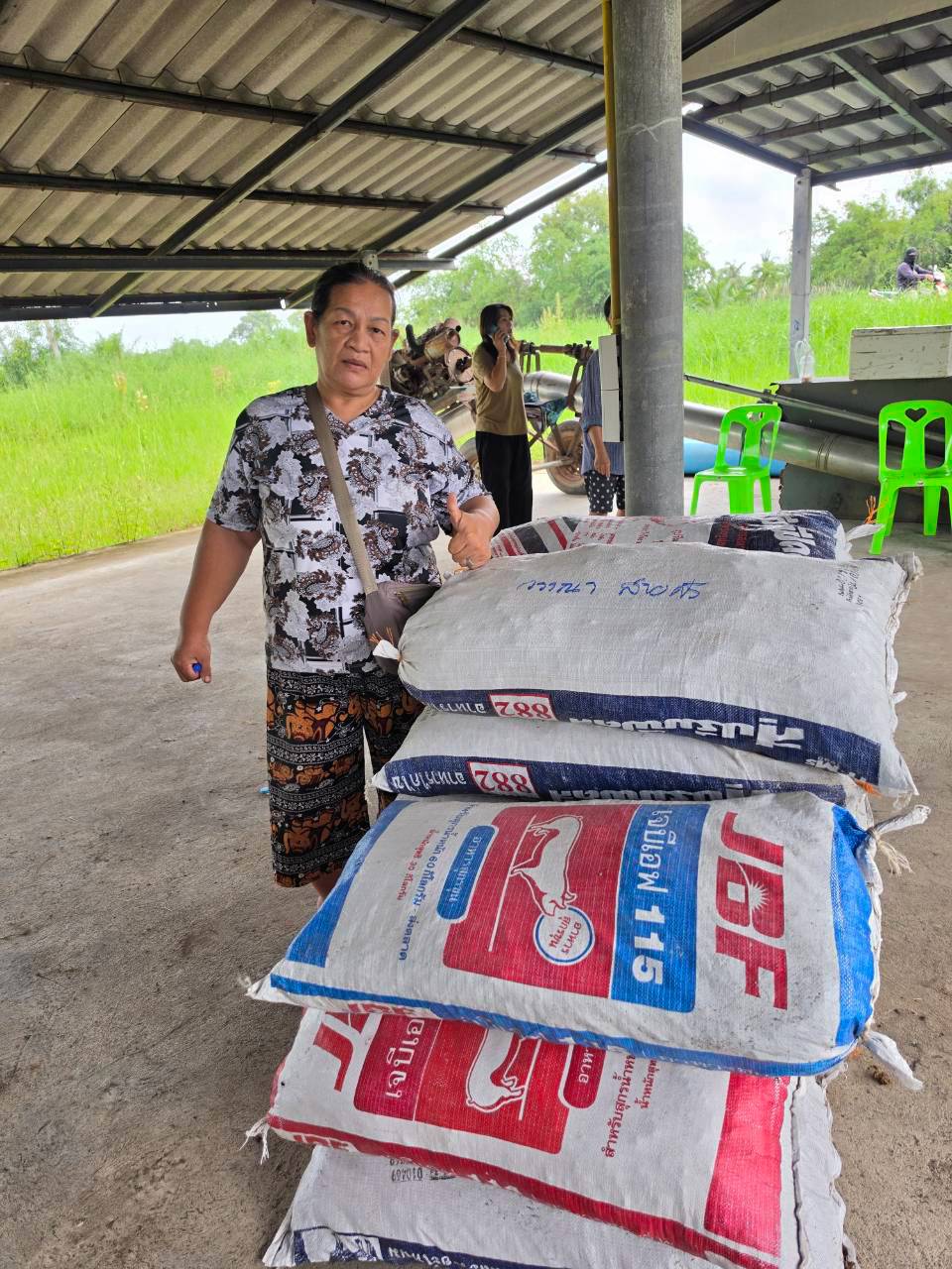 title - ส.ป.ก.พระนครศรีอยุธยา ดำเนินการมอบวัสดุการเกษตรเพื่อสนับสนุนเกษตรกรที่เข้าร่วมโครงการพัฒนาเกษตรกรปราดเปรื่อง(Smart Farmer) กิจกรรมพัฒนาเกษตรกรปราดเปรื่องในเขตปฏิรูปที่ดิน (Smart Former) ปีงบประมาณ พ.ศ. ๒๕๖๙ 