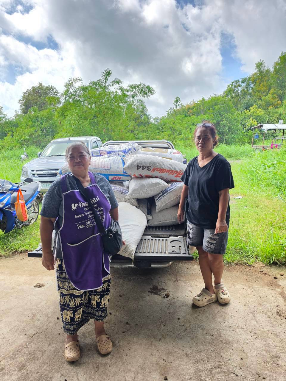 title - ส.ป.ก.พระนครศรีอยุธยา ดำเนินการมอบวัสดุการเกษตรเพื่อสนับสนุนเกษตรกรที่เข้าร่วมโครงการพัฒนาเกษตรกรปราดเปรื่อง(Smart Farmer) กิจกรรมพัฒนาเกษตรกรปราดเปรื่องในเขตปฏิรูปที่ดิน (Smart Former) ปีงบประมาณ พ.ศ. ๒๕๖๙ 