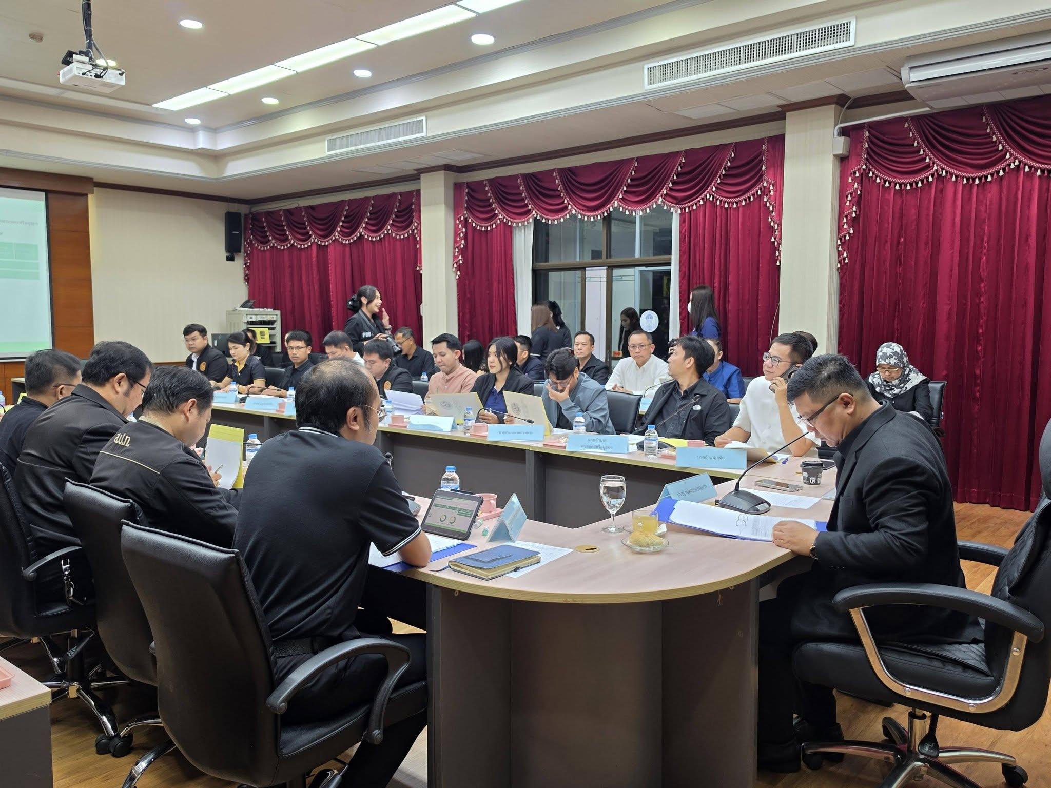 title - ส.ป.ก.พระนครศรีอยุธยา ดำเนินการจัดประชุมคณะกรรมการปฏิรูปที่ดินจังหวัดพระนครศรีอยุธยา ครั้งที่๑/๒๕๖๙ ณ ห้องประชุม บึงพระราม อาคาร ๑ ชั้น ๑ ศาลากลางจังหวัดพระนครศรีอยุธยา 