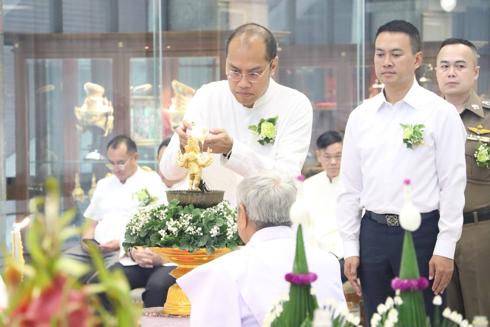 title - ปฏิรูปที่ดินจังหวัดพระนครศรีอยุธยา เข้าร่วมโครงการพัฒนาบุคลากรเพื่อเพิ่มประสิทธิภาพการดำเนินงานด้านสิลปหัตถกรรม กิจกรรมไหว้ครูช่าง 