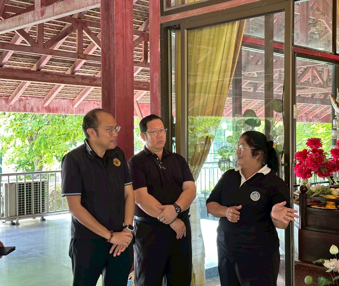 title - ส.ป.ก.พระนครศรีอยุธยา ร่วมกับเจ้าหน้าที่พิพิธภัณฑสถานแห่งชาติ เจ้าสามพระยา และเจ้าหน้าที่กลุ่มวิทยาศาสตร์เพื่อการอนุรักษ์ สำนักพิพิธภัณฑสถานแห่งชาติ กรมศิลปากร ดำเนินการตรวจสอบและประเมินความเสียหายพระโพธิสัตว์กวนอิมพันพระหัตถ์ เพื่อบูรณะซ่อมแซมพระโพธิสัตว์กวนอิมพันพระหัตถ์ ให้กลับสู่สภาพเดิม