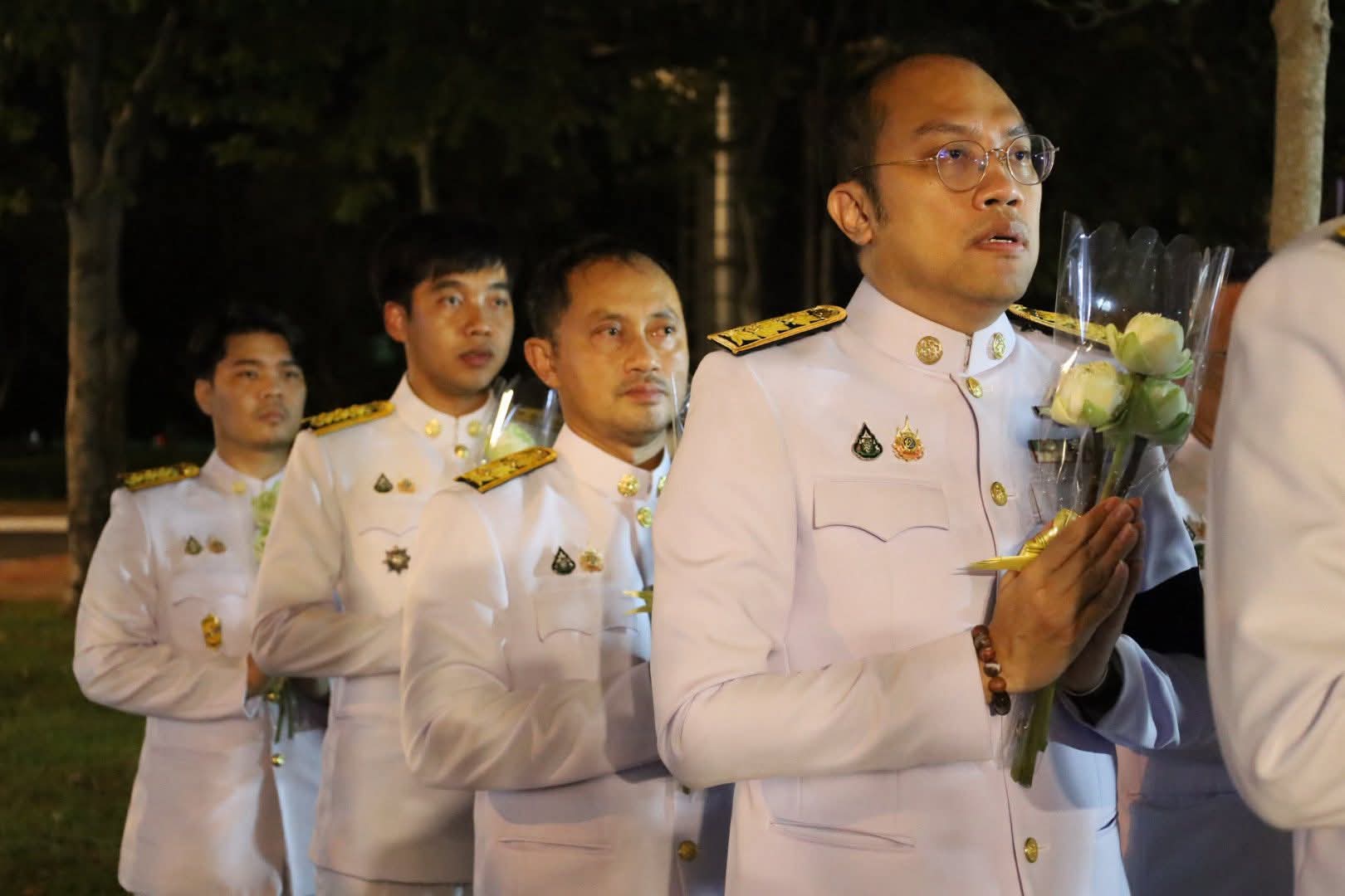 title - ปฏิรูปที่ดินจังหวัดพระนครศรีอยุธยา ร่วมพิธีเชิญพุ่มดอกบัวประดิษฐ์ไปถวายสักการะพระศรีมหาโพธิทศมราชบพิตร ในวันวิสาขบูชา ประจำปี ๒๕๖๙