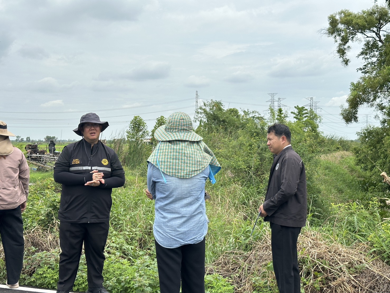 title - ส.ป.ก.พระนครศรีอยุธยา โครงการจัดที่ดินเพื่อเกษตรกรรม กิจกรรมบริหารที่ดินเอกชน ประจำปีงบประมาณ พ.ศ. ๒๕๖๙ ลงพื้นที่ตรวจแปลงของผู้เสนอขายที่ดิน จำนวน ๓ราย ๗ แปลง