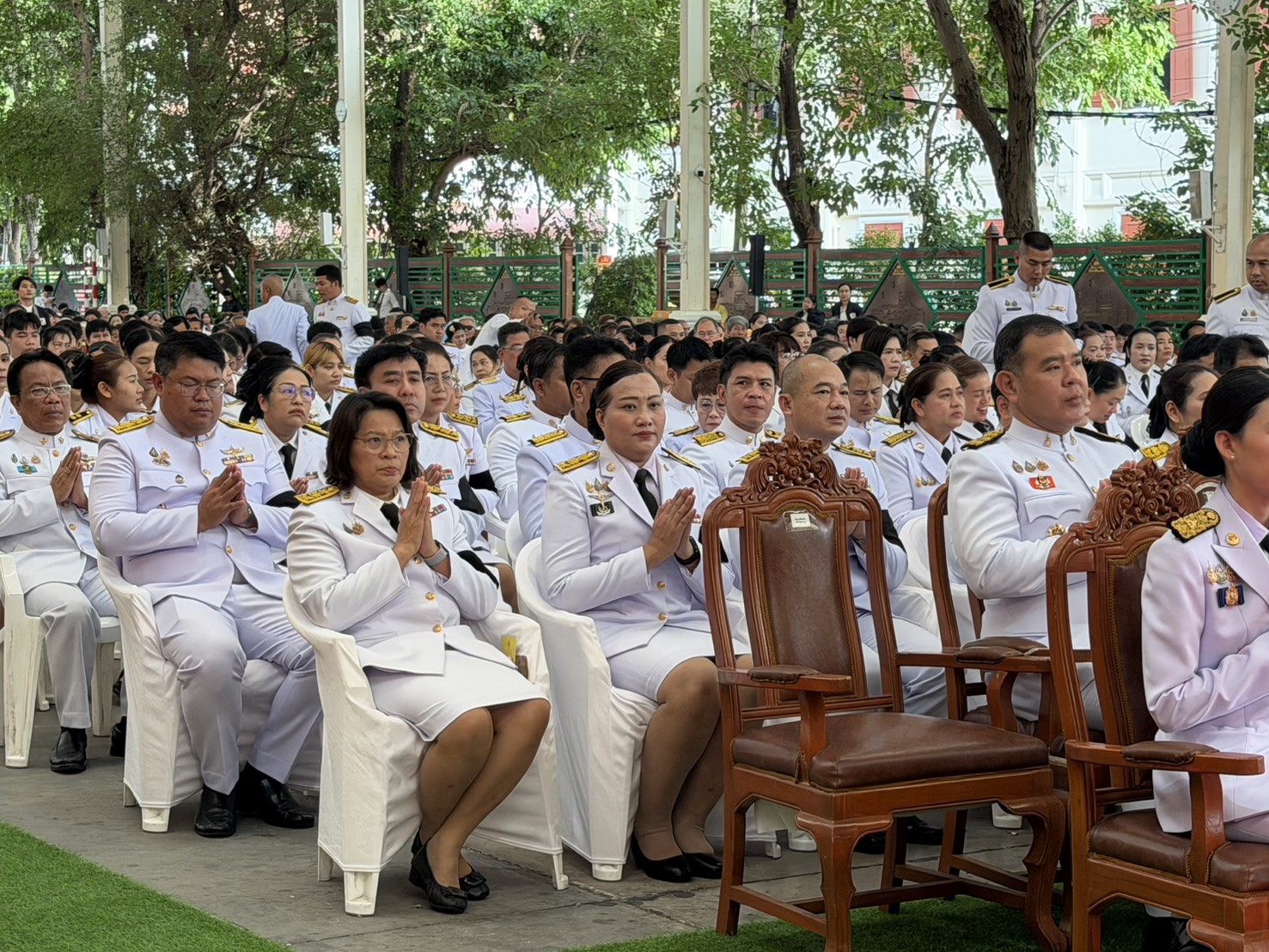 title - นางสาวอมรรัตน์ แขวงโสภา ปฏิรูปที่ดินจังหวัดพระนครศรีอยุธยา พร้อมด้วยเจ้าหน้าที่กลุ่มยุทธศาสตร์และการปฏิรูปที่ดิน เข้าร่วมกิจกรรมเนื่องในวันคล้ายวันพระราชสมภพ สมเด็จพระนางเจ้าสิริกิติ์ พระบรมราชินีนาถ พระบรมราชชนนีพันปีหลวง และวันแม่แห่งชาติ ๑๒ สิงหาคม ๒๕๖๙