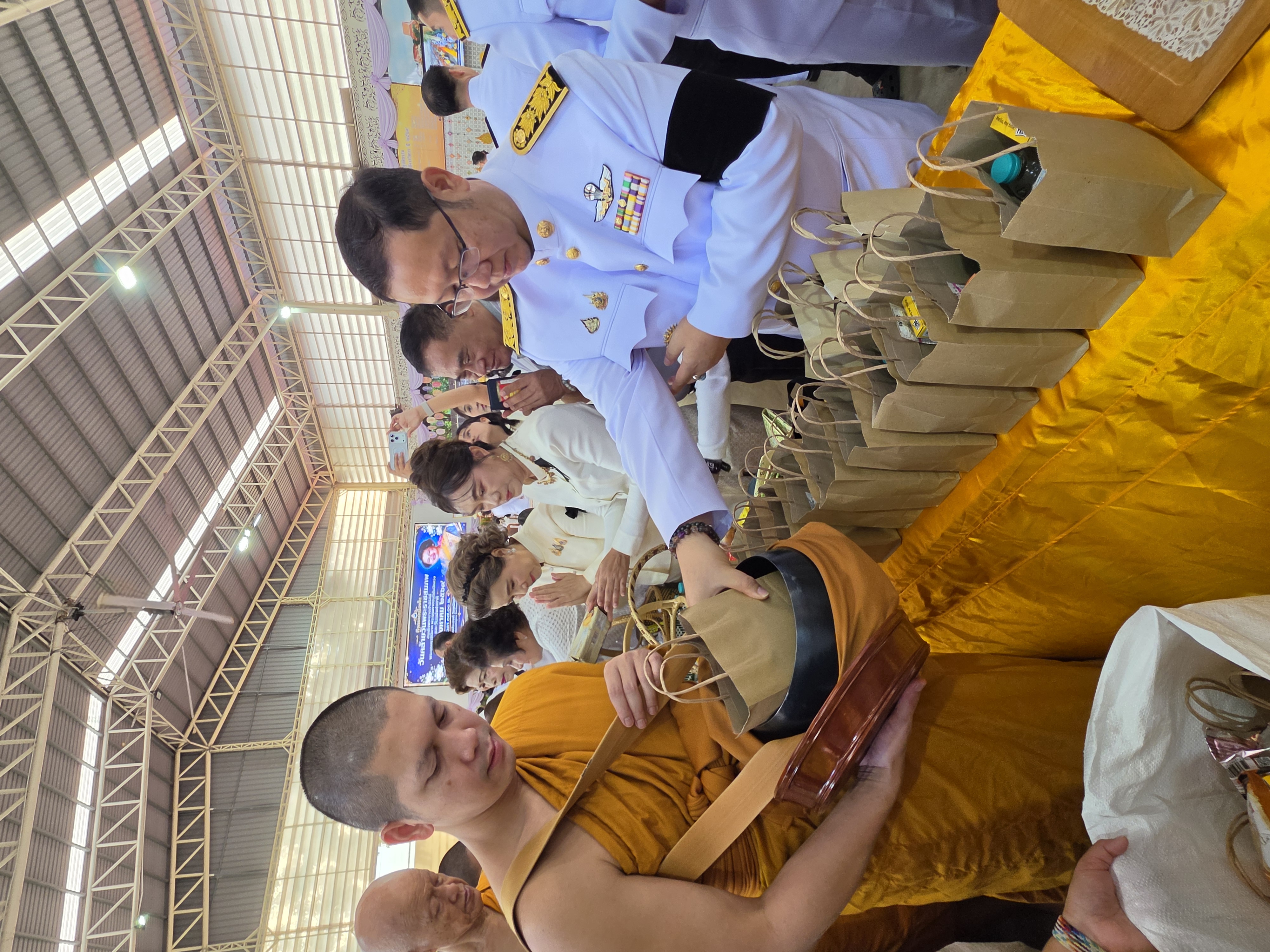title - นางสาวอมรรัตน์ แขวงโสภา ปฏิรูปที่ดินจังหวัดพระนครศรีอยุธยา พร้อมด้วยเจ้าหน้าที่กลุ่มยุทธศาสตร์และการปฏิรูปที่ดิน เข้าร่วมกิจกรรมเนื่องในวันคล้ายวันพระราชสมภพ สมเด็จพระนางเจ้าสิริกิติ์ พระบรมราชินีนาถ พระบรมราชชนนีพันปีหลวง และวันแม่แห่งชาติ ๑๒ สิงหาคม ๒๕๖๙