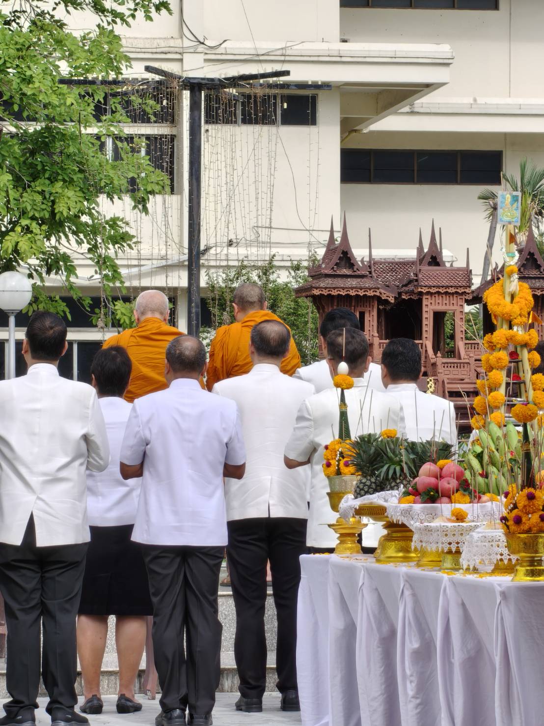 title - นางสาวอมรรัตน์ แขวงโสภา ปฏิรูปที่ดินจังหวัดพระนครศรีอยุธยา เข้าร่วมพิธีบวงสรวงศาลพระภูมิเพื่อบูรณะจัดสร้างศาลพระภูมิประจำศาลากลางจังหวัดพระนครศรีอยุธยา 