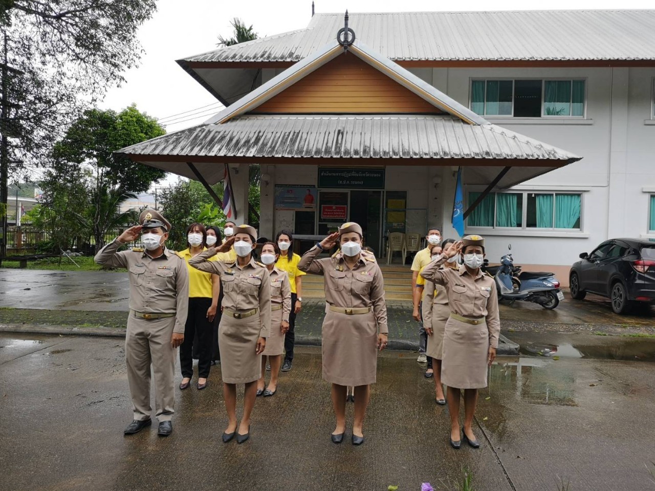 ส.ป.ก.ระนอง ร่วมจัดกิจกรรมเนื่องในวันพระราชทานธงชาติไทย 28 กันยายน (Thai National Flag Day) ประจำปี 2565