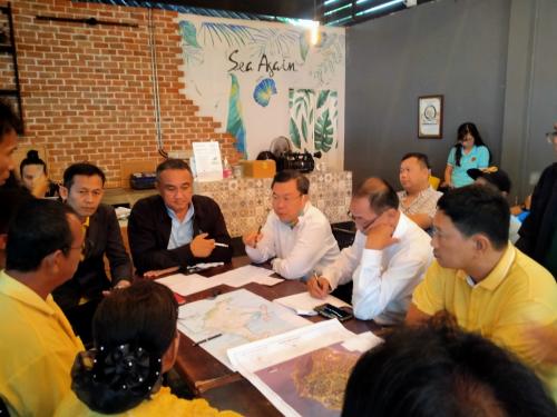 การประชุมร่วมกับคณะกรรมาธิการวิสามัญพิจารณาศึกษาแนวทางการบริหารจัดการลุ่มน้ำทั้งระบบ ณ เกาะพยาม