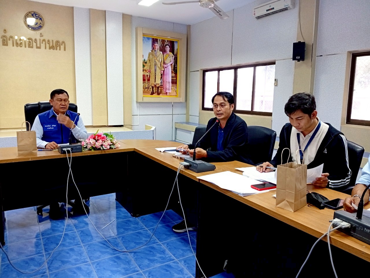 คณะอนุกรรมการคัดเลือกเกษตรกรผู้ที่มีความสามารถในการชำระหนี้ ที่จะได้รับการจัดที่ดินแปลงที่ 6 กลุ่ม 34 เนื้อที่ 12-2-06 ไร่ หมู่ 9 ตำบลบ้านบึง อำเภอบ้านคา จังหวัดราชบุรี      