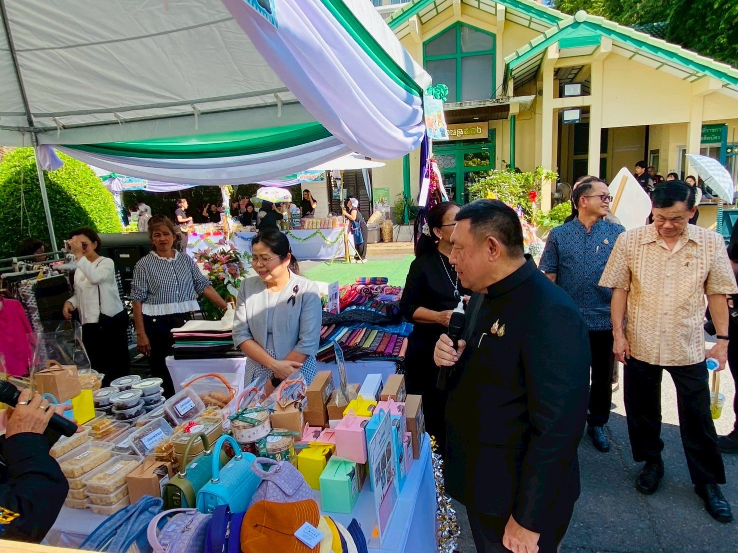 title - วันอังคารที่ 23 ธันวาคม พ.ศ.2568 นางวิไลกัลยา สาริพันธ์ ปฏิรูปที่ดินจังหวัดระยอง เข้าร่วมกิจกรรม “ส่งความสุขปีใหม่ มอบให้เกษตรกรในเขตปฏิรูปที่ดิน” 