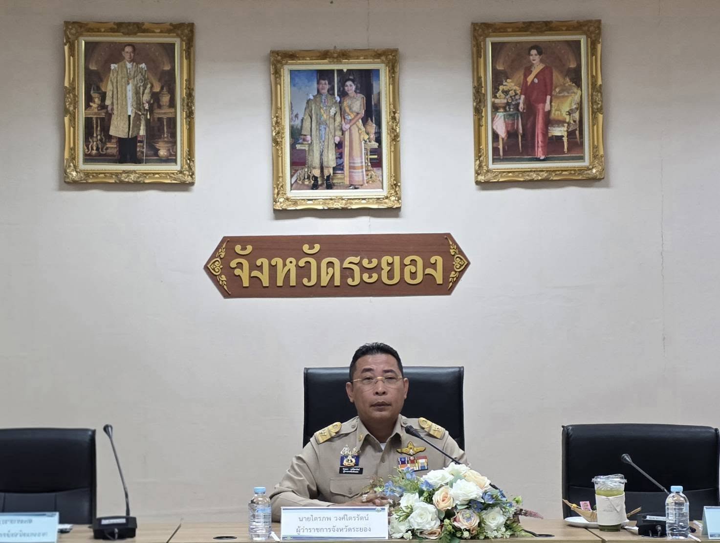 title - วันจันทร์ที่ 22 ธันวาคม พ.ศ.2568 นางวิไลกัลยา สาริพันธ์ ปฏิรูปที่ดินจังหวัดระยอง เข้าร่วมการประชุมกรมการจังหวัด หัวหน้าส่วนราชการ นายอำเภอ และหัวหน้าส่วนประจำจังหวัดระยอง ครั้งที่ 12/2568 ประจำเดือนธันวาคม 2568