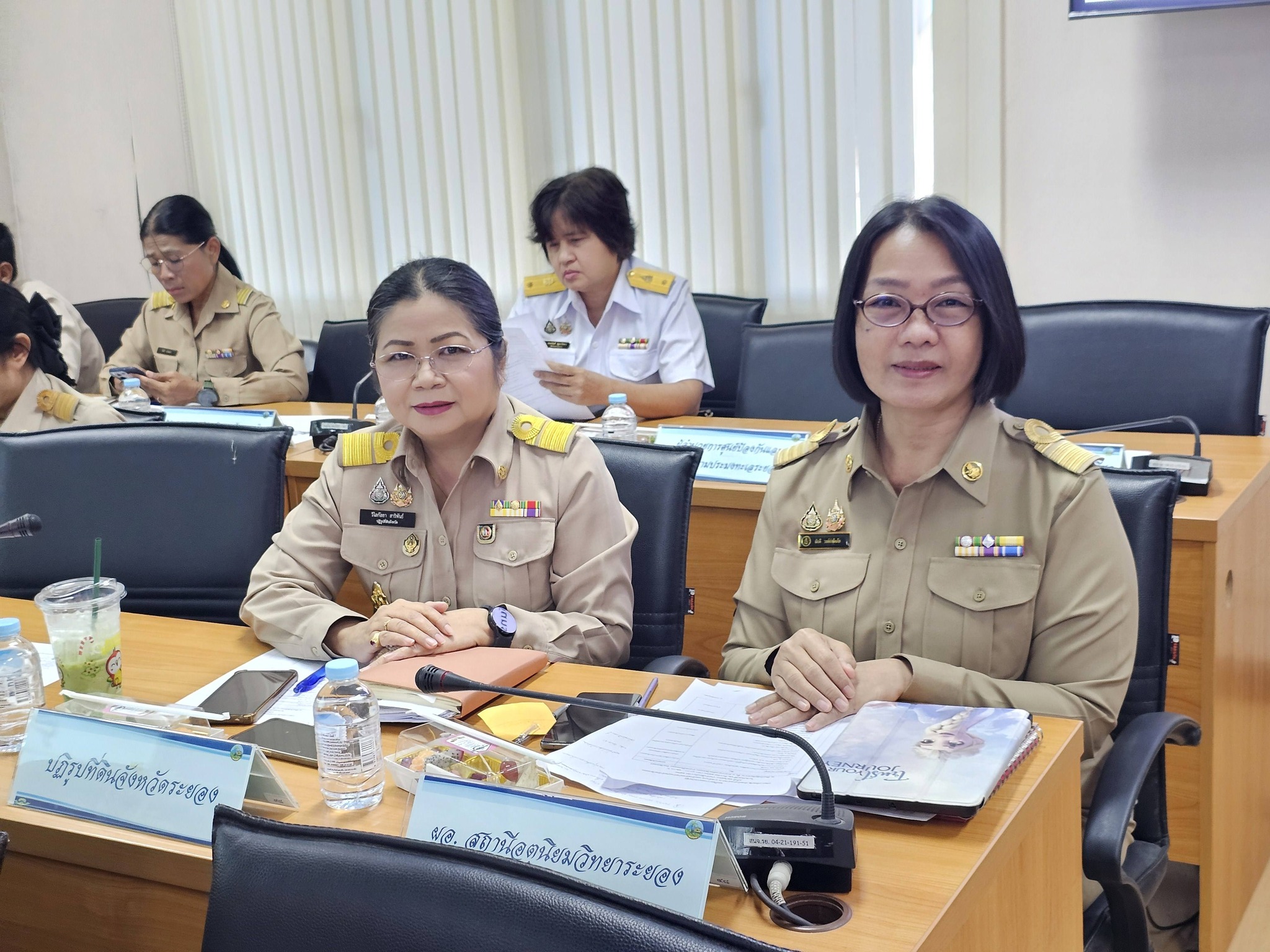 title - วันจันทร์ที่ 22 ธันวาคม พ.ศ.2568 นางวิไลกัลยา สาริพันธ์ ปฏิรูปที่ดินจังหวัดระยอง เข้าร่วมการประชุมกรมการจังหวัด หัวหน้าส่วนราชการ นายอำเภอ และหัวหน้าส่วนประจำจังหวัดระยอง ครั้งที่ 12/2568 ประจำเดือนธันวาคม 2568